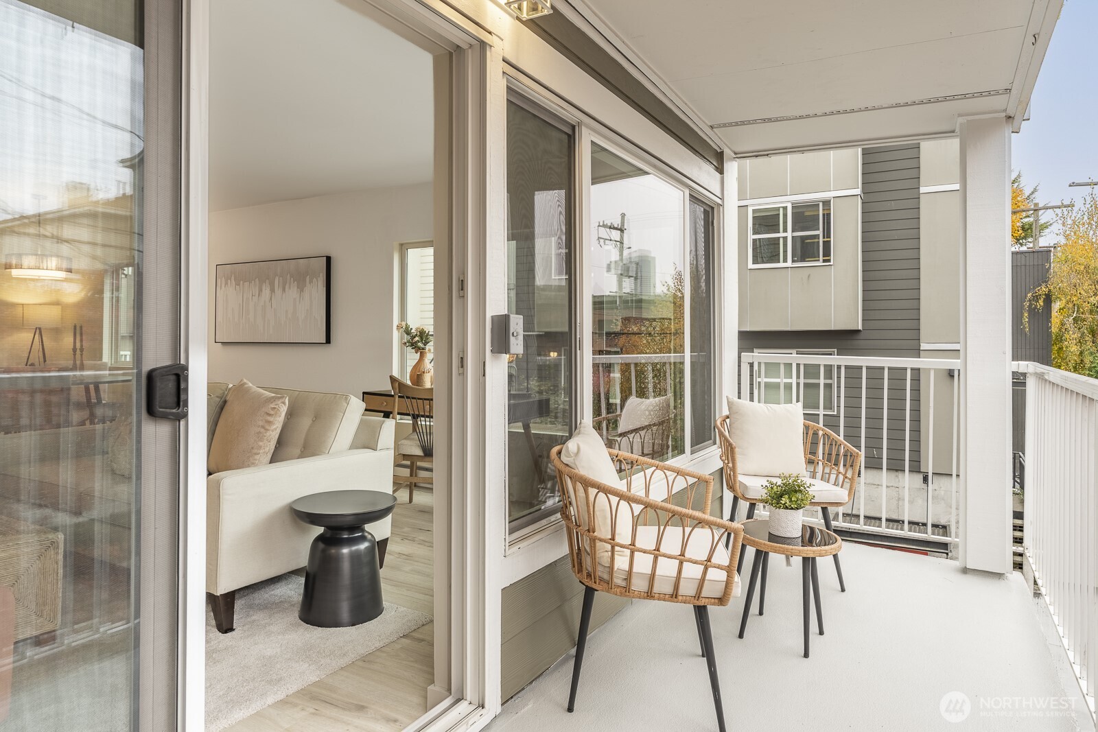 308 Summit Avenue E Unit: 303