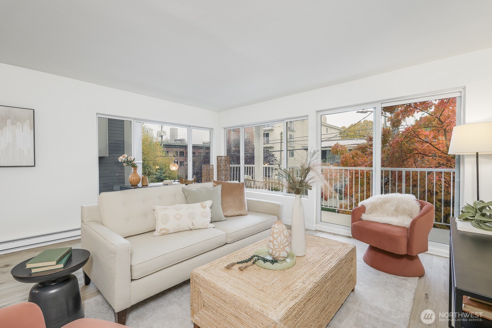 308 Summit Avenue E Unit: 303