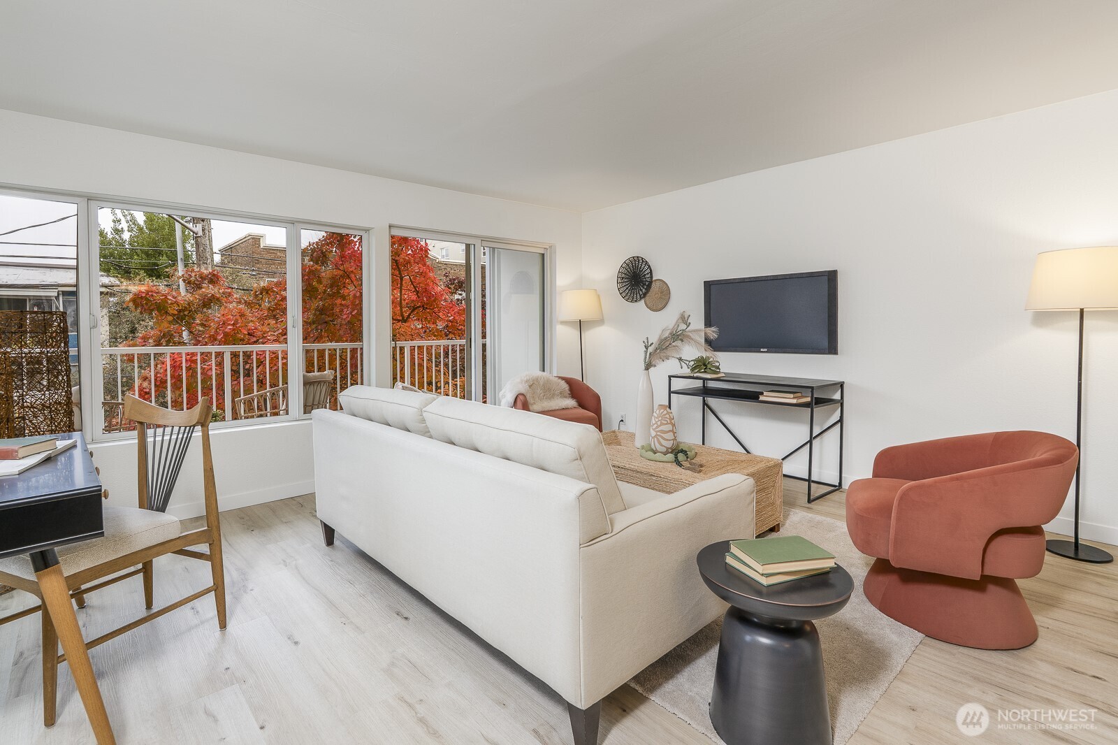 308 Summit Avenue E Unit: 303