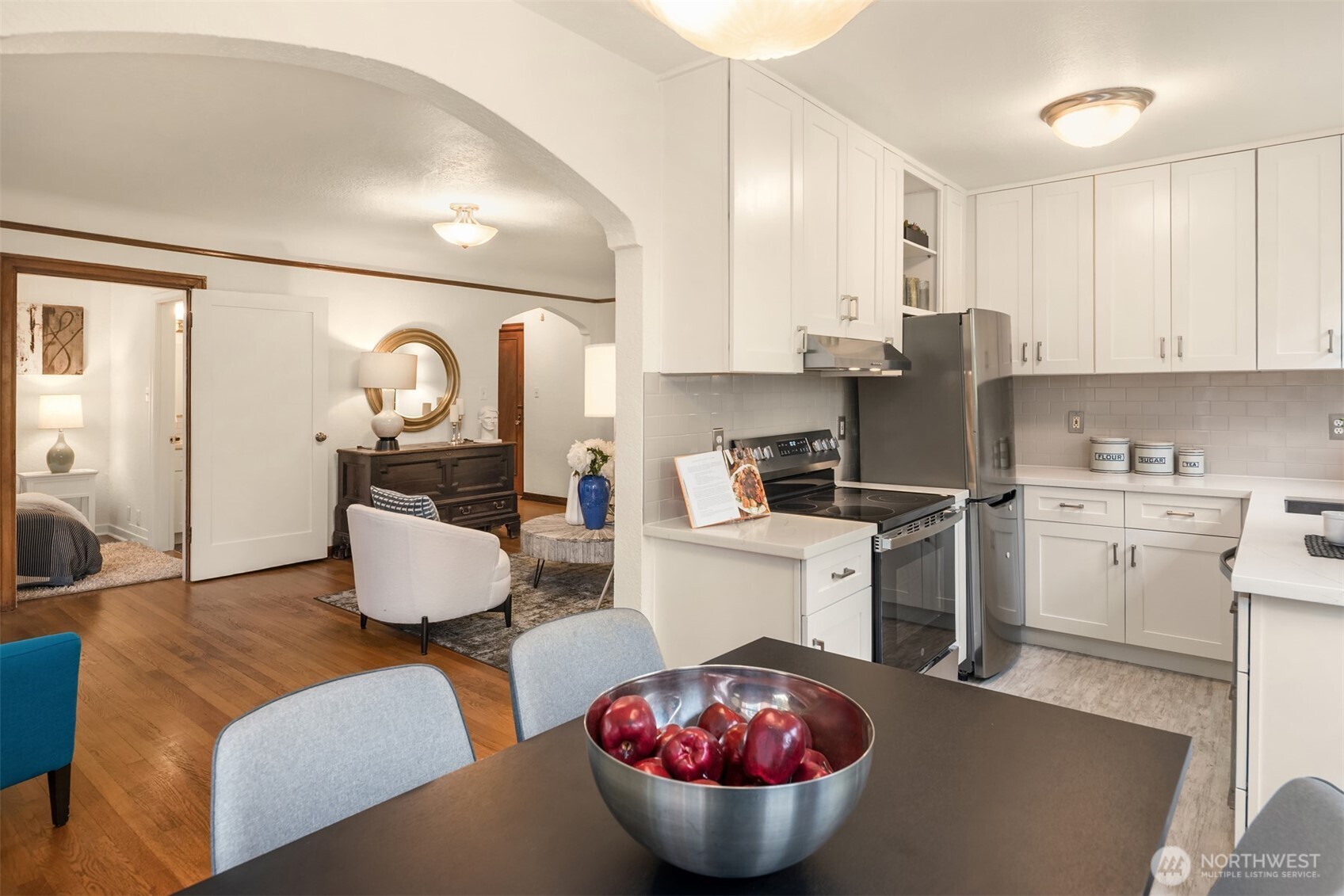 124 Warren Avenue N Unit: 302