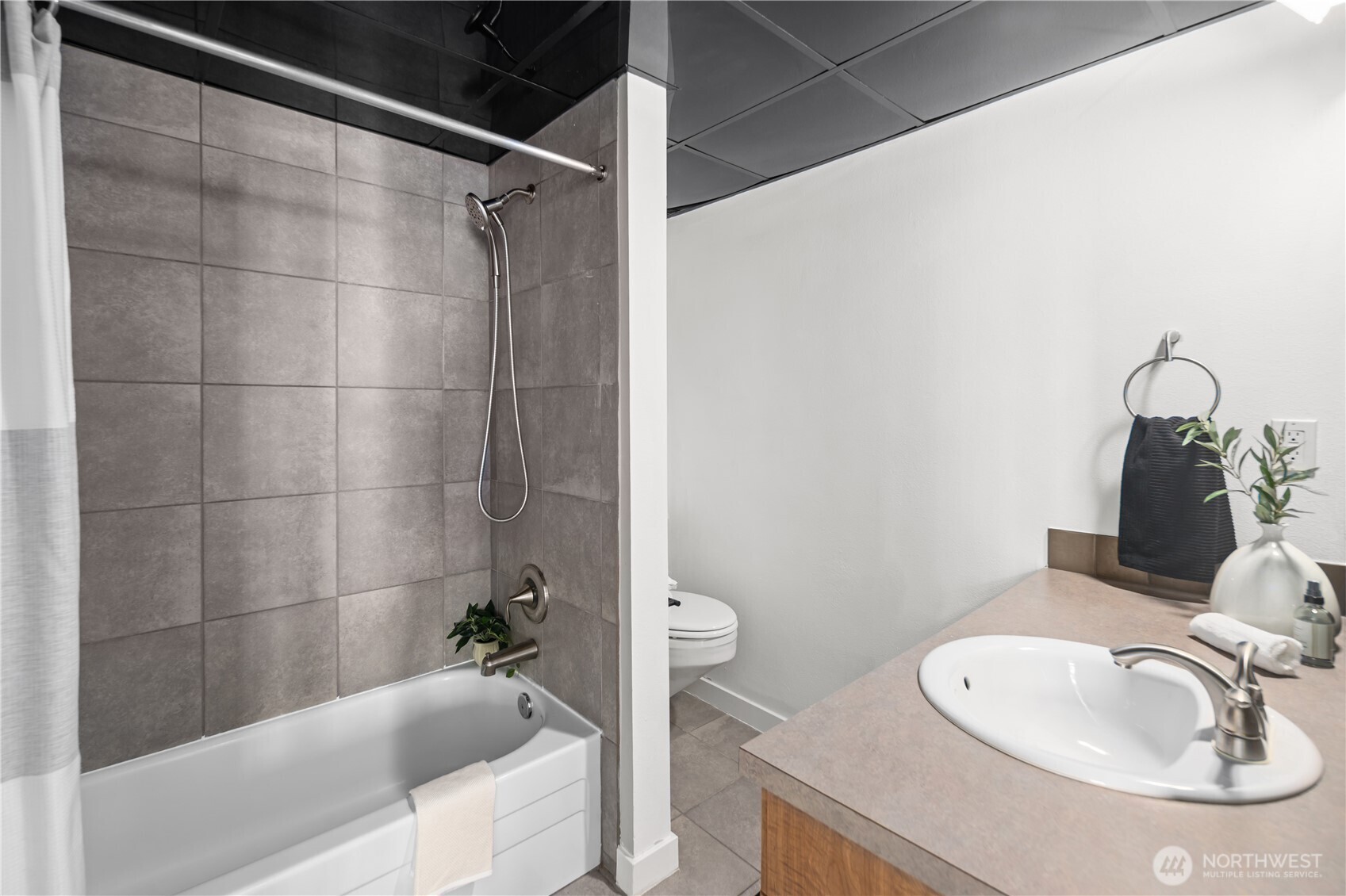 905 Cherry Street Unit: 701