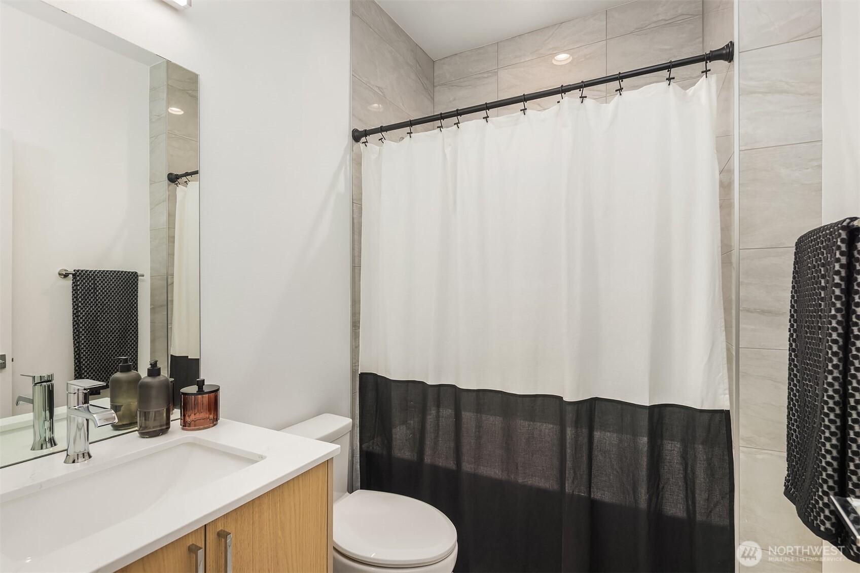 1827 14th Avenue Unit: B