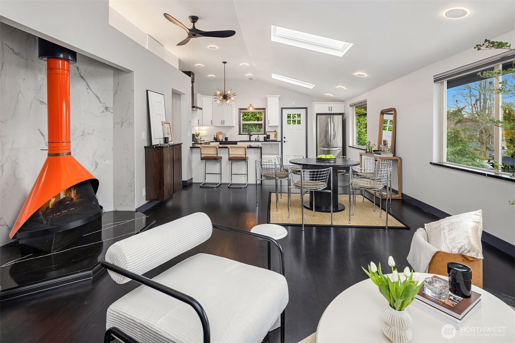 1403 SW Thistle Street