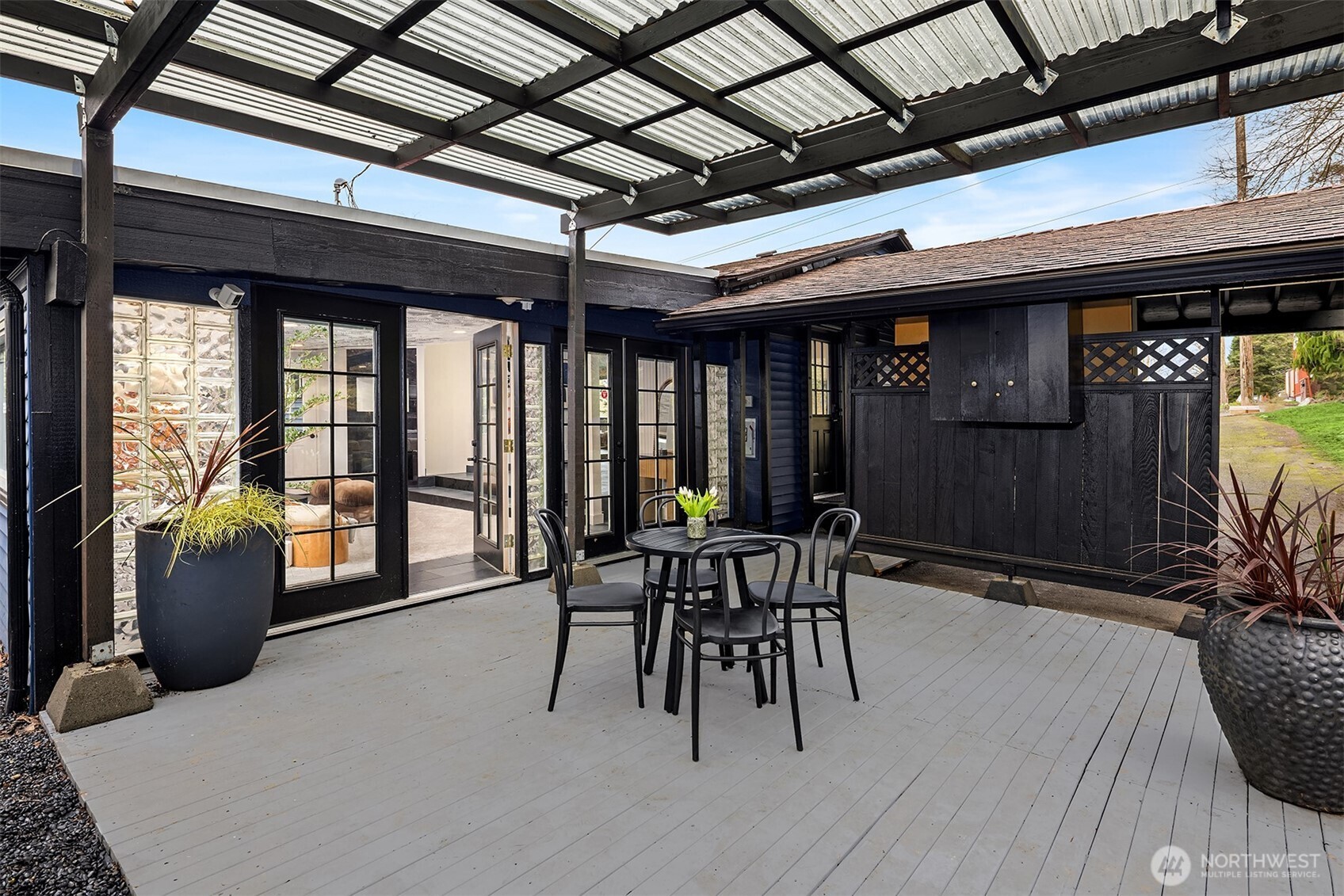 1403 SW Thistle Street