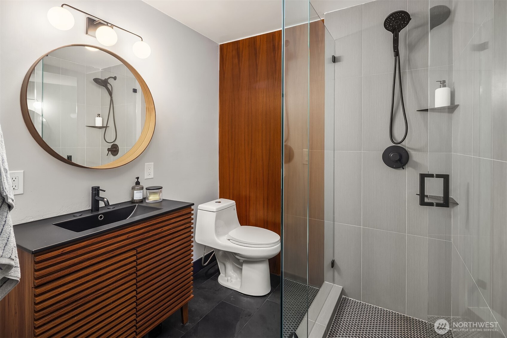 1403 SW Thistle Street