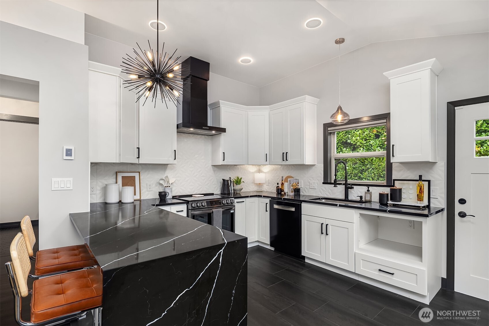 1403 SW Thistle Street