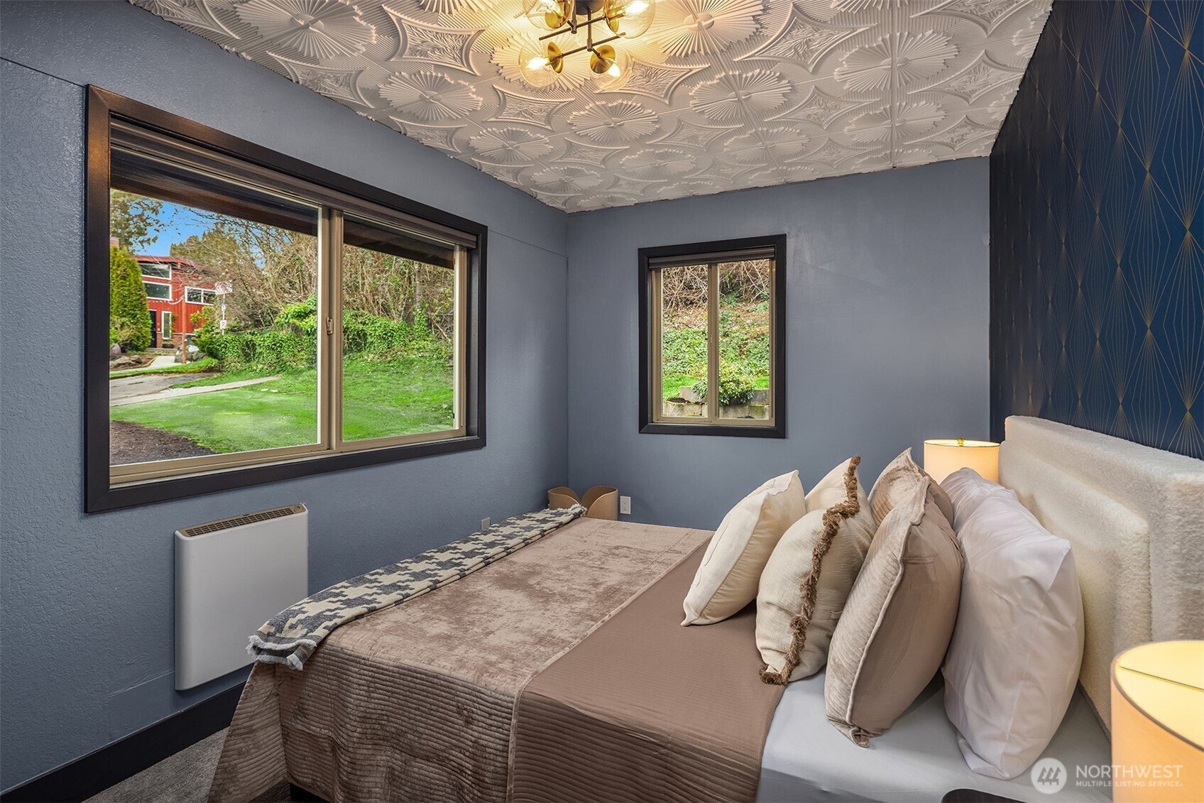 1403 SW Thistle Street