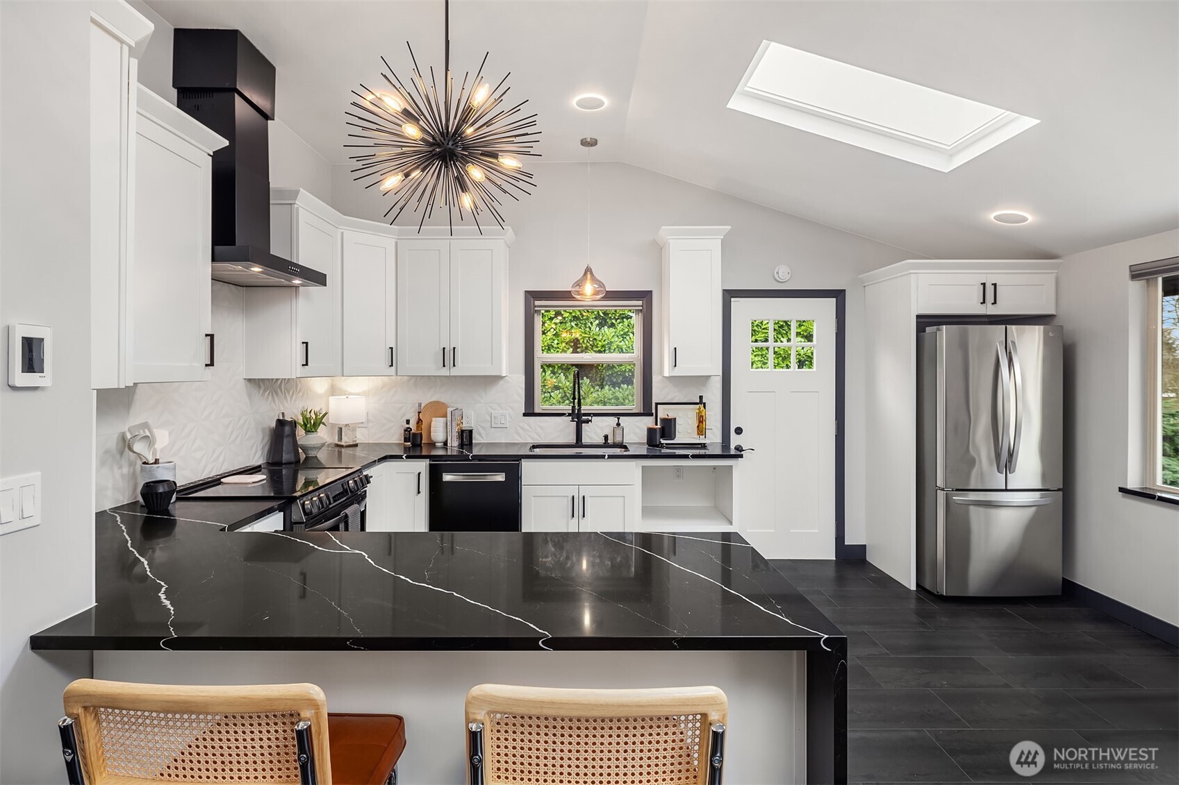 1403 SW Thistle Street