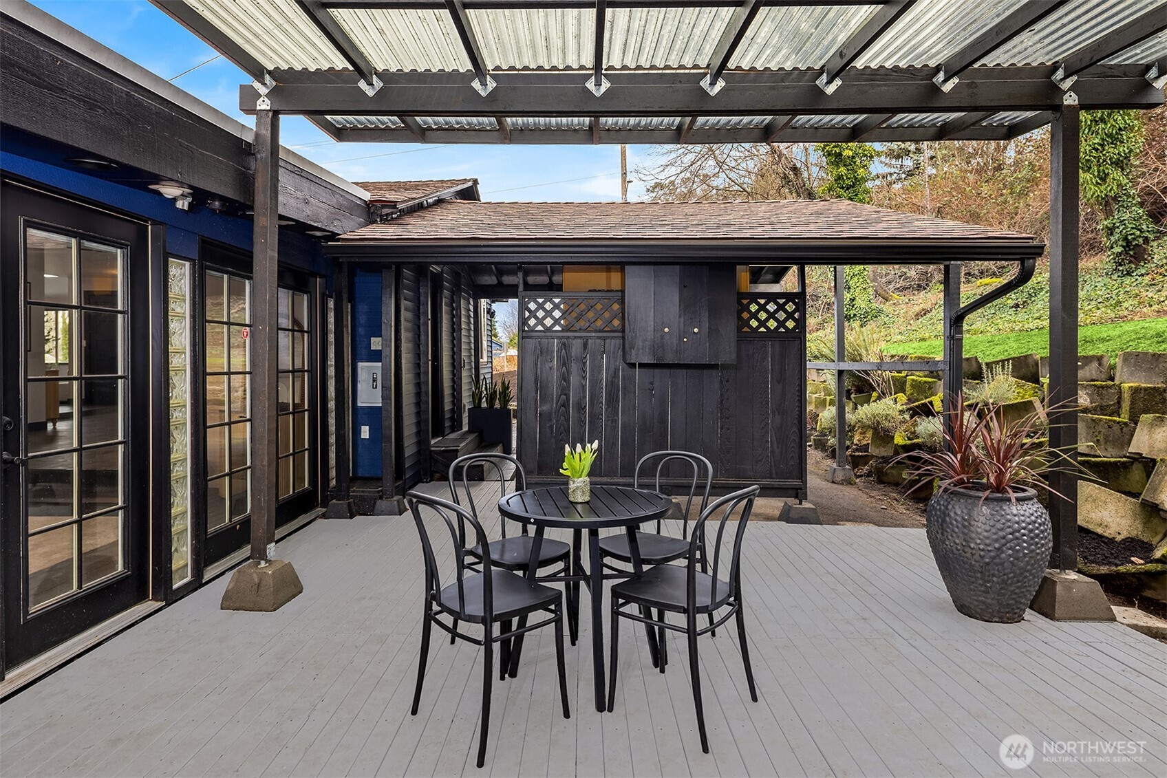 1403 SW Thistle Street