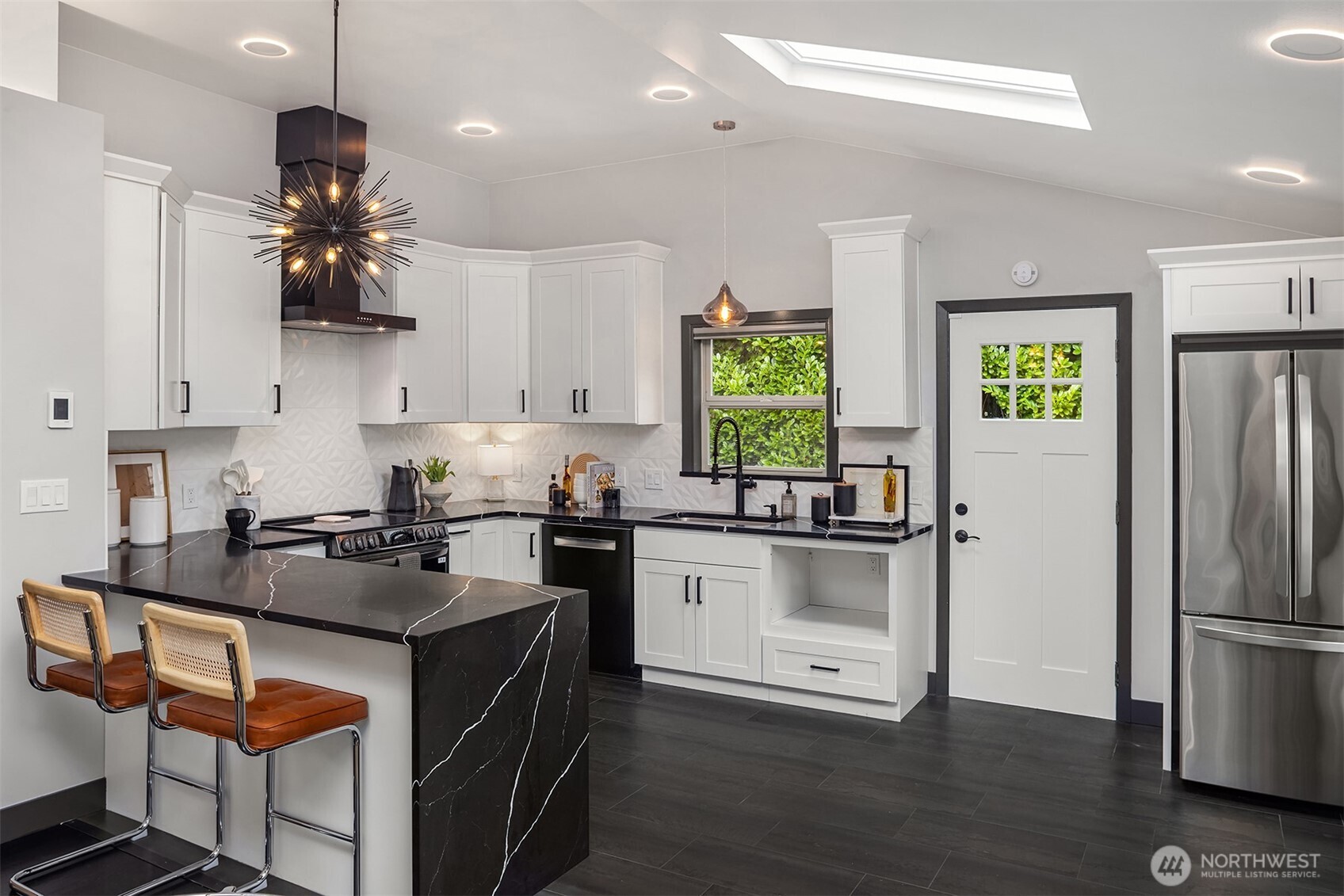 1403 SW Thistle Street