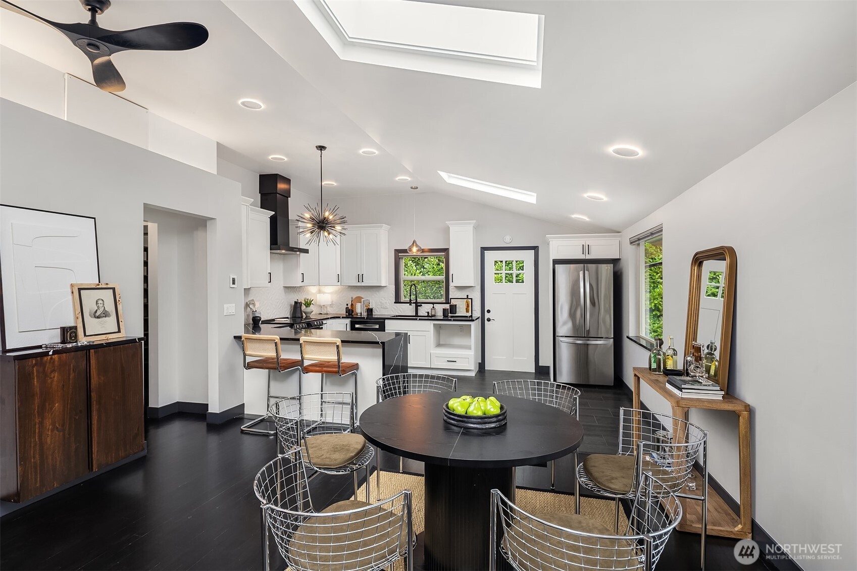 1403 SW Thistle Street