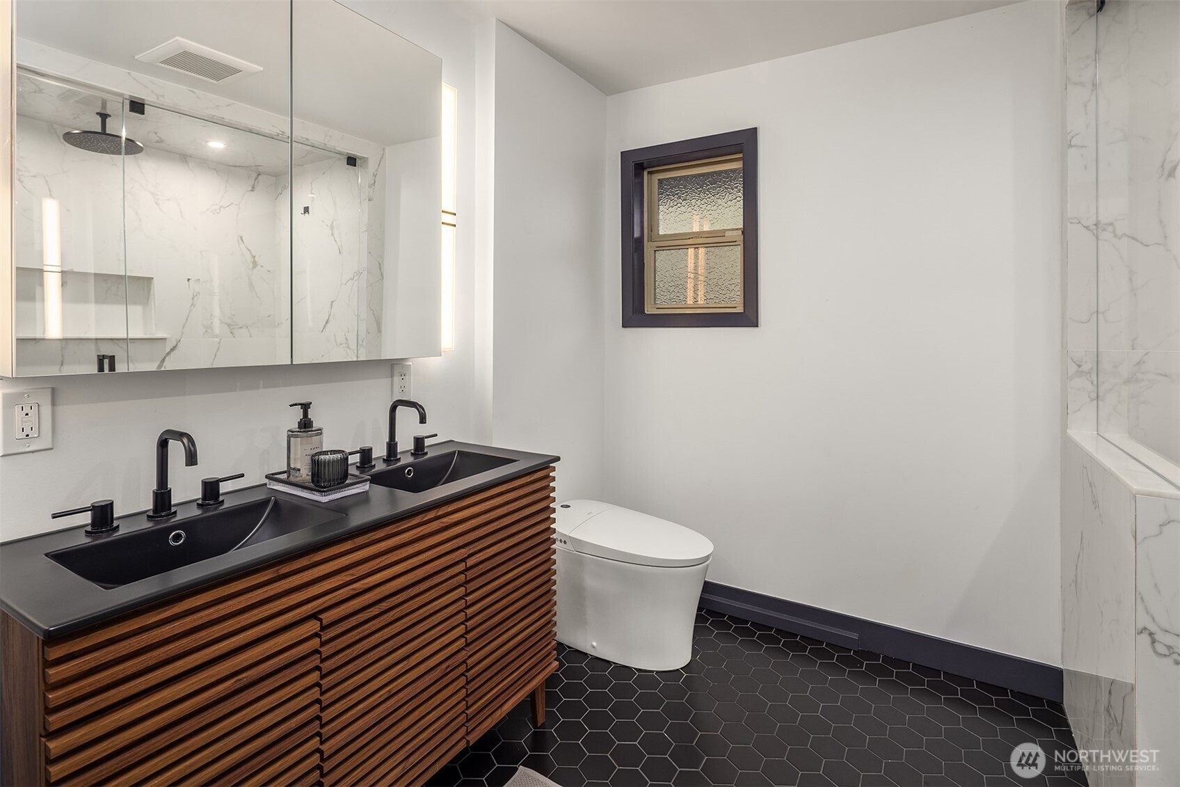 1403 SW Thistle Street