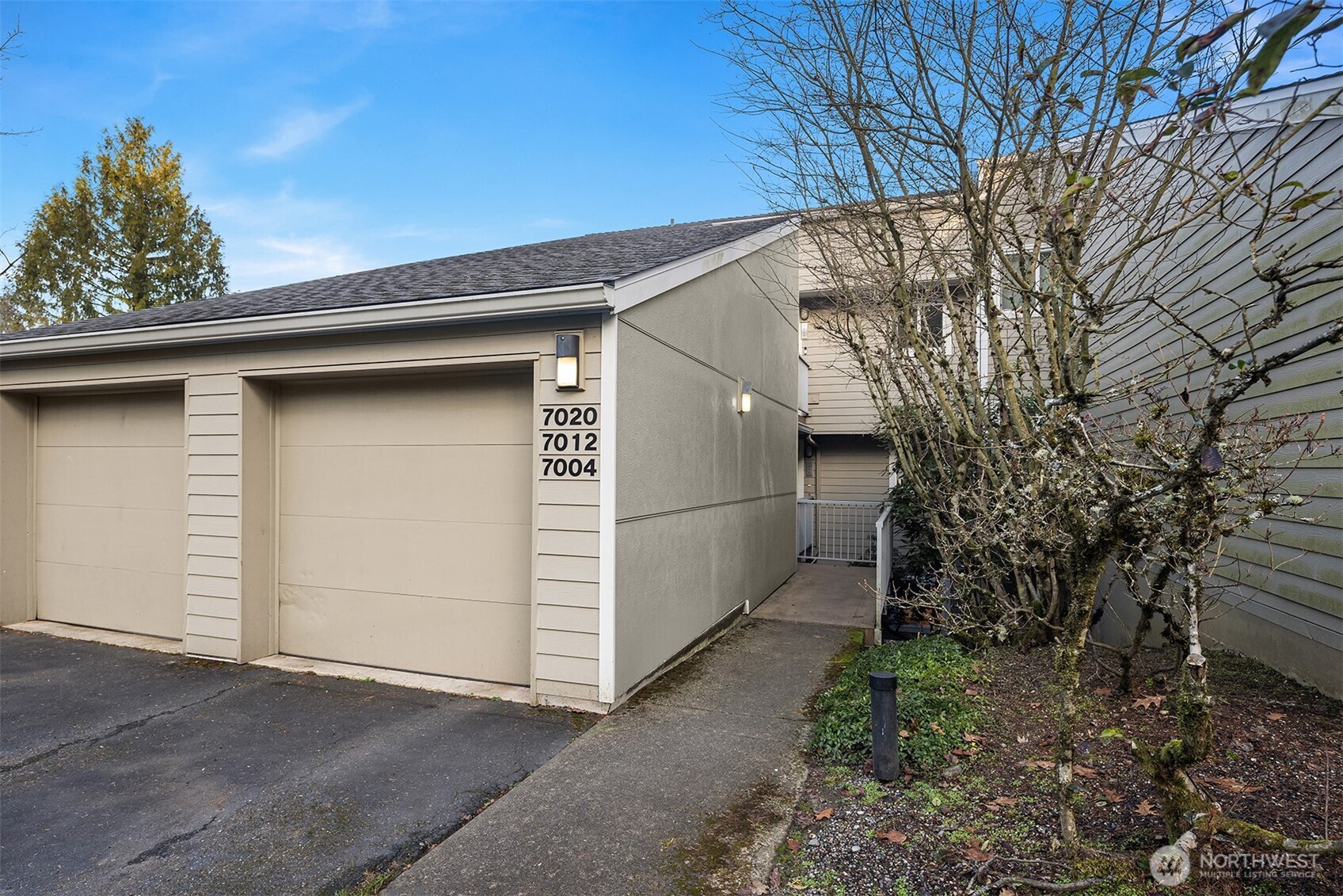7004 155th Place NE Unit: 7004