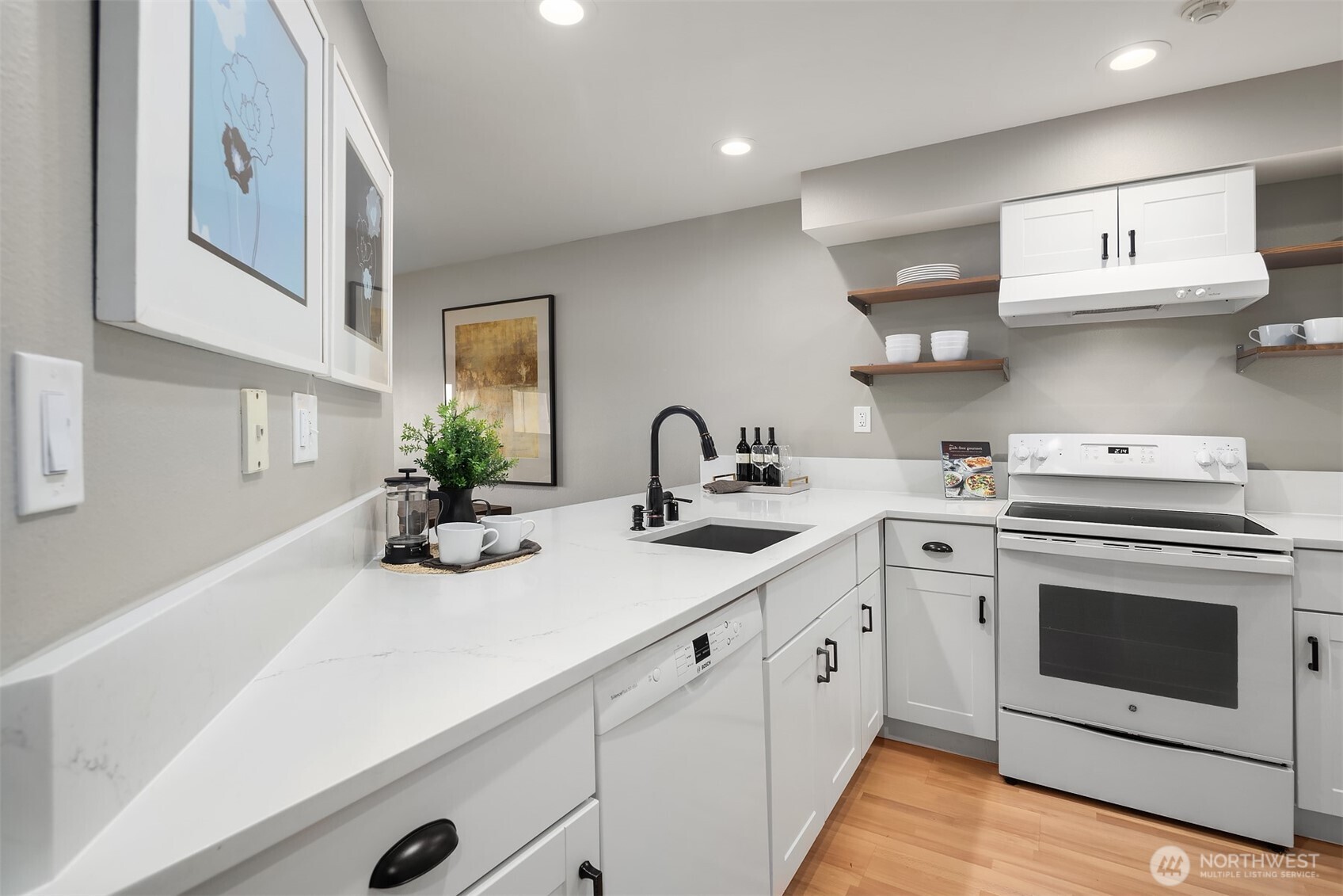 7004 155th Place NE Unit: 7004