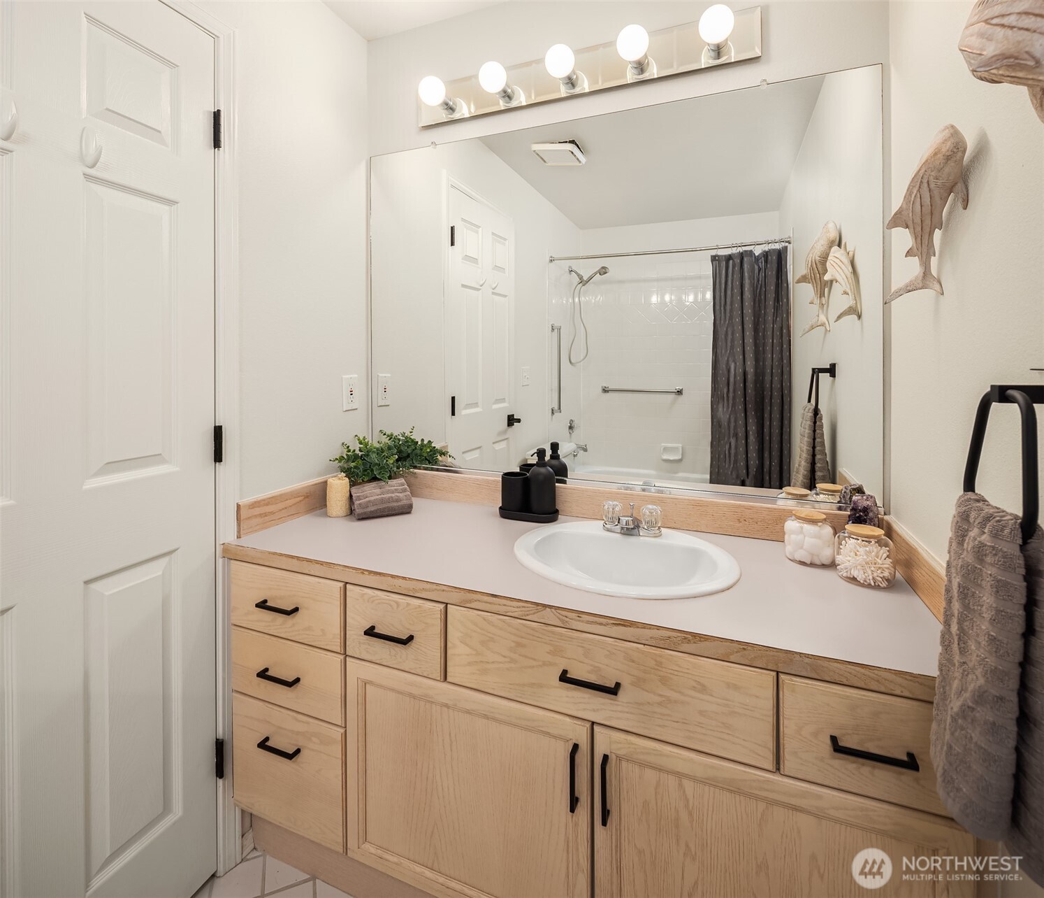 4457 44th Avenue SW Unit: 102