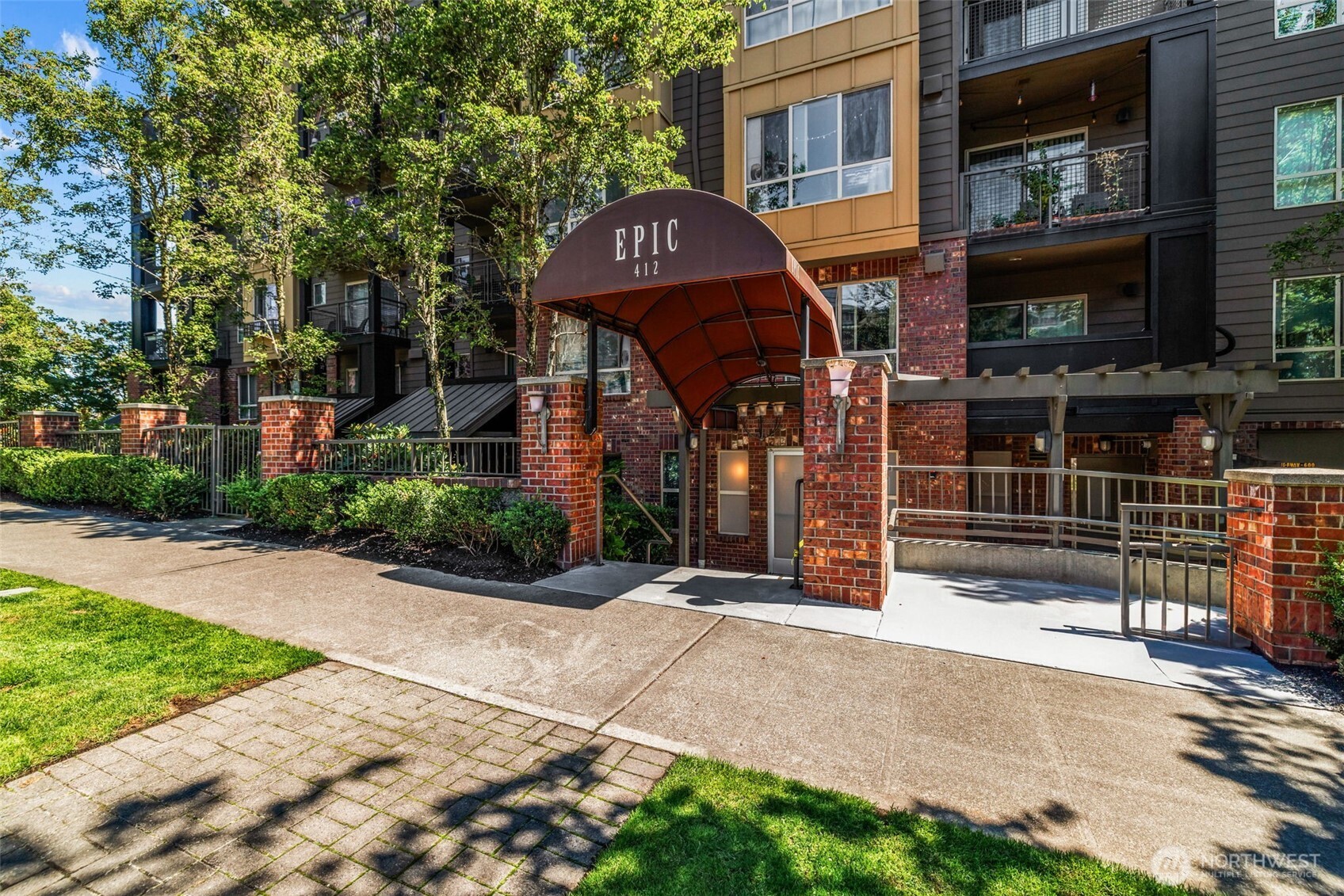 412 11th Avenue Unit: 206