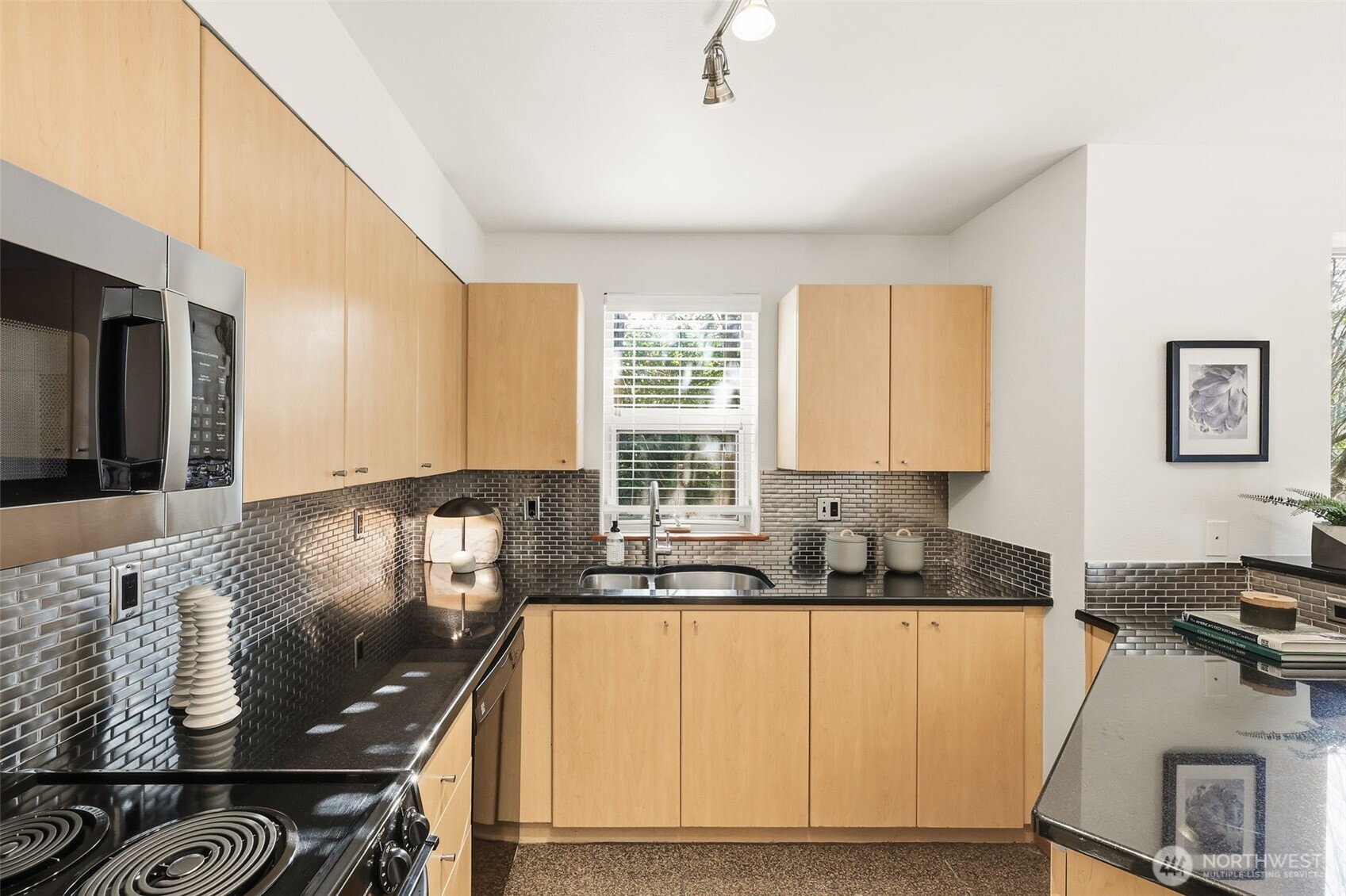 412 11th Avenue Unit: 206