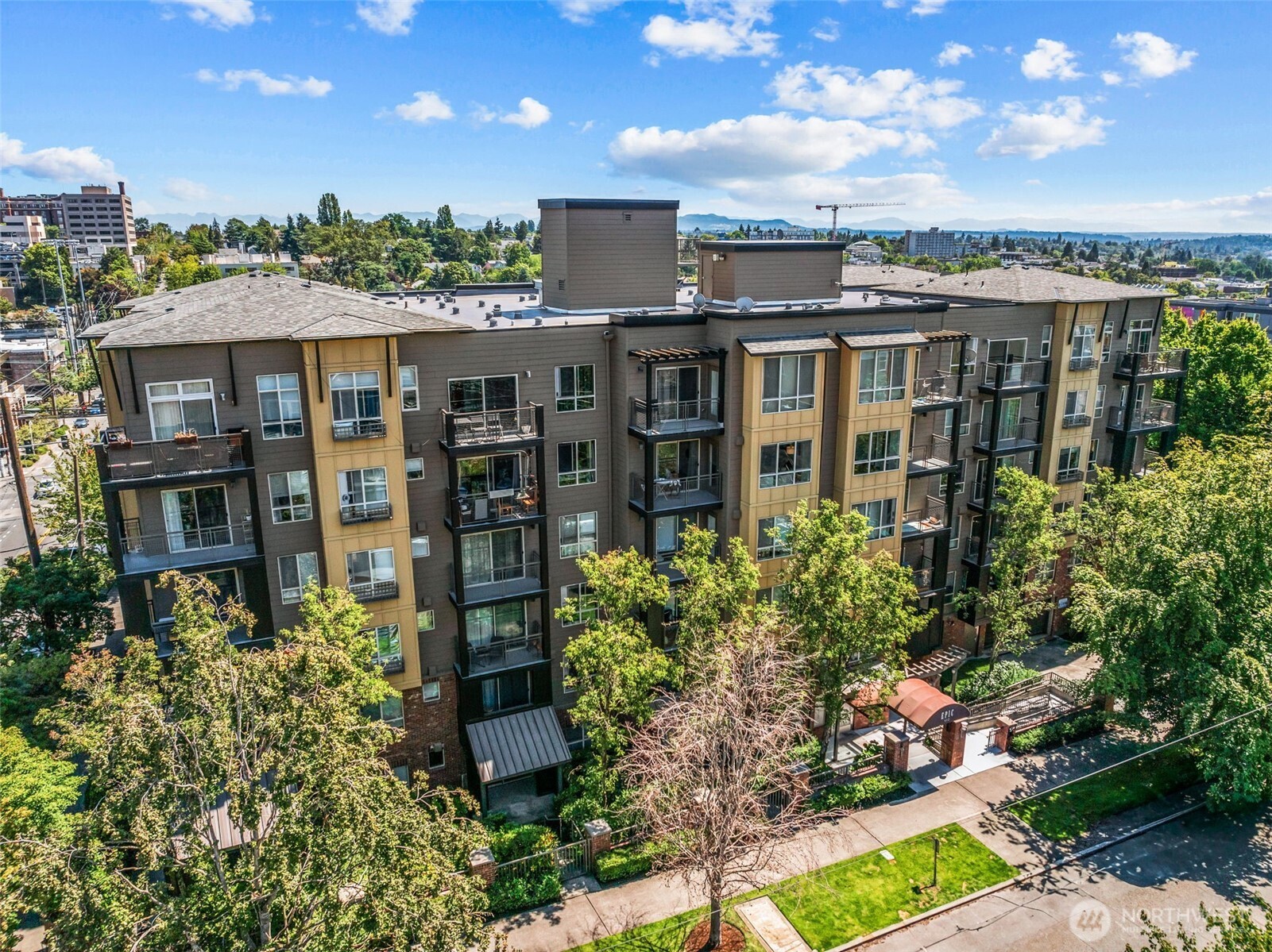 412 11th Avenue Unit: 206