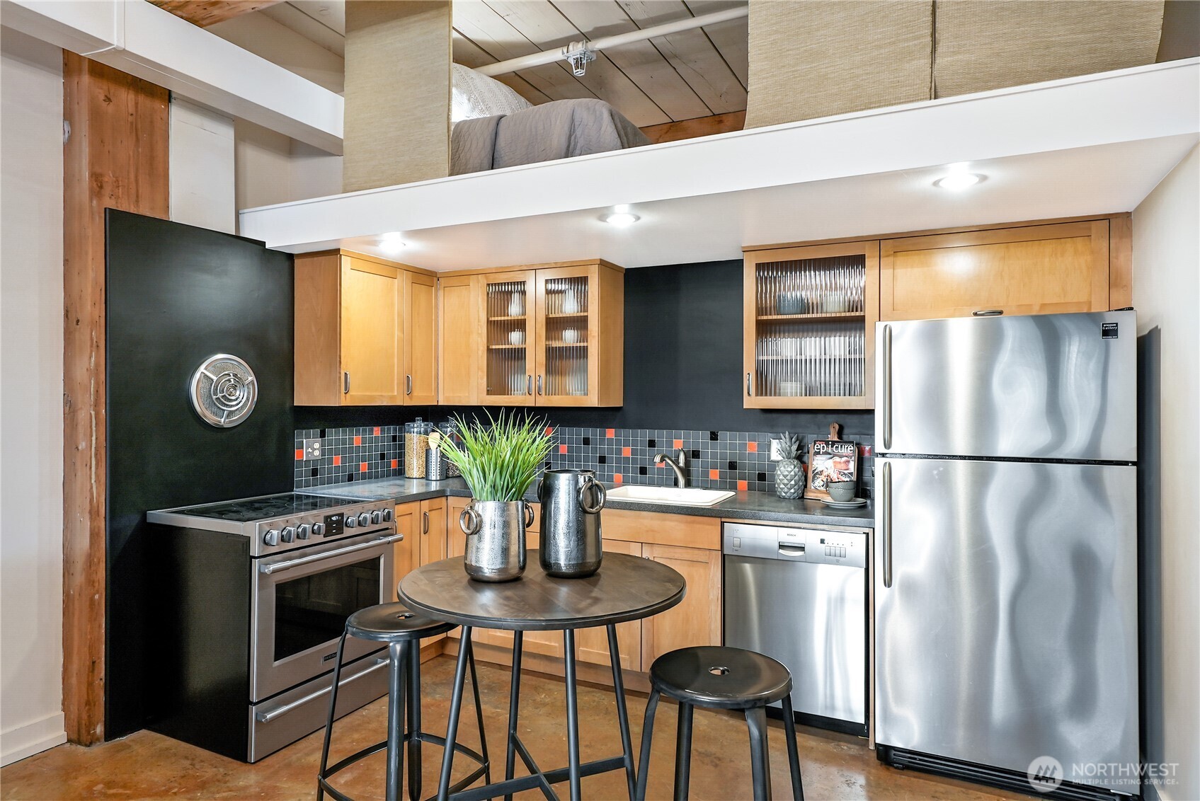 1507 Western Avenue Unit: R102