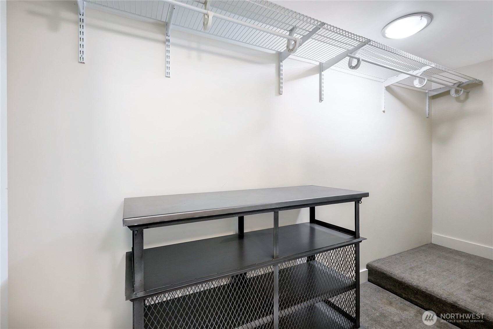 1507 Western Avenue Unit: R102