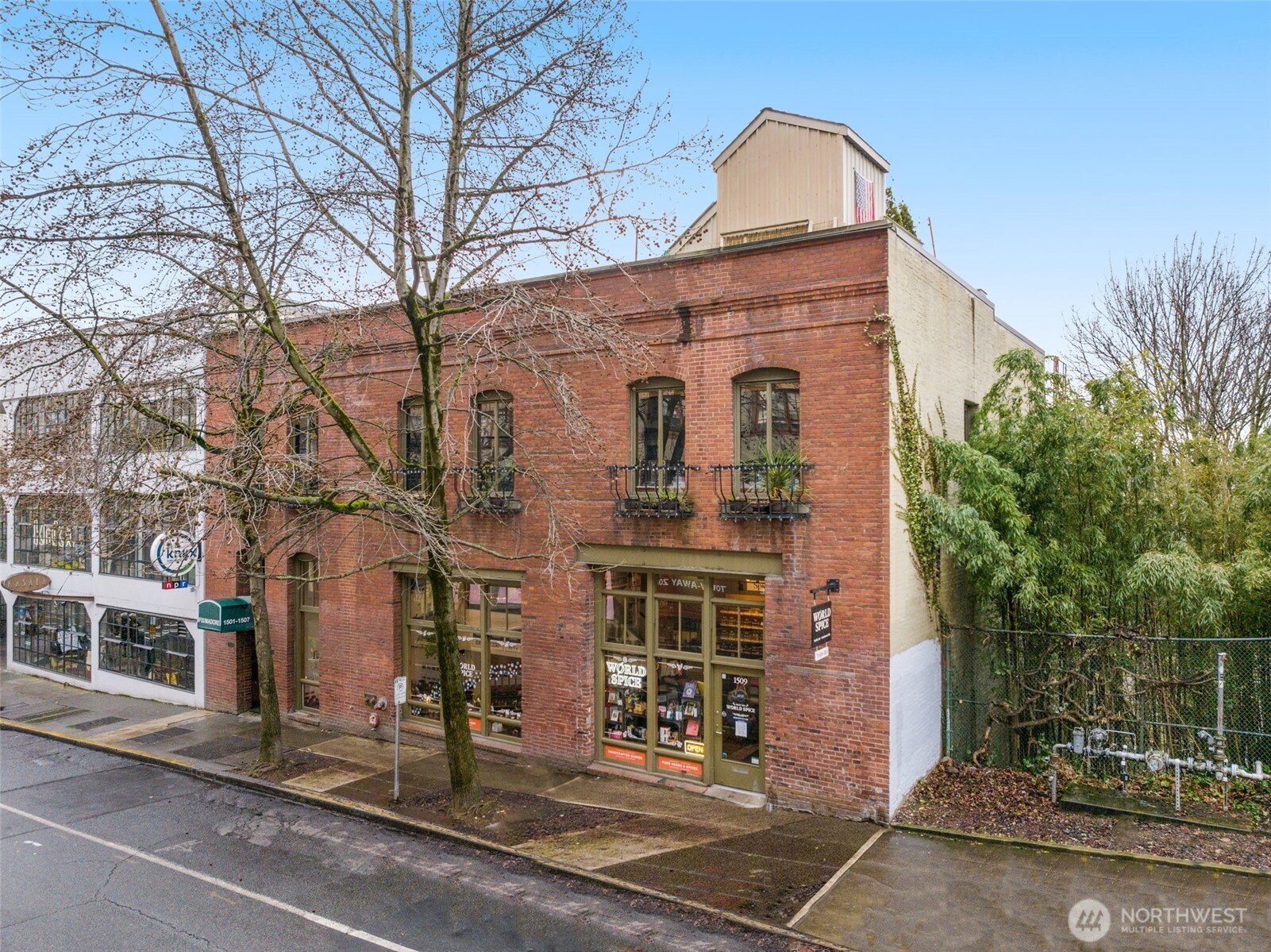 1507 Western Avenue Unit: R102