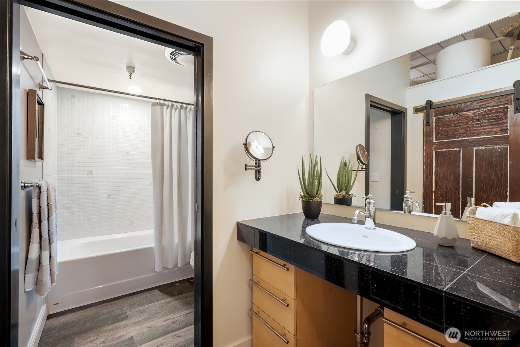 1507 Western Avenue Unit: R102