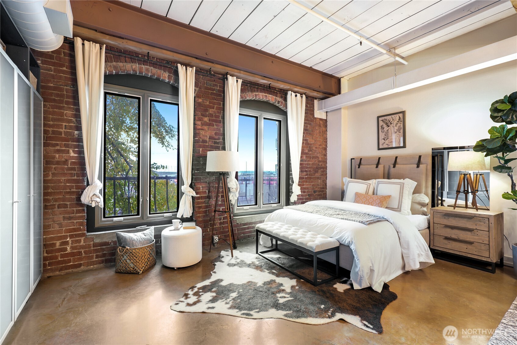 1507 Western Avenue Unit: R102