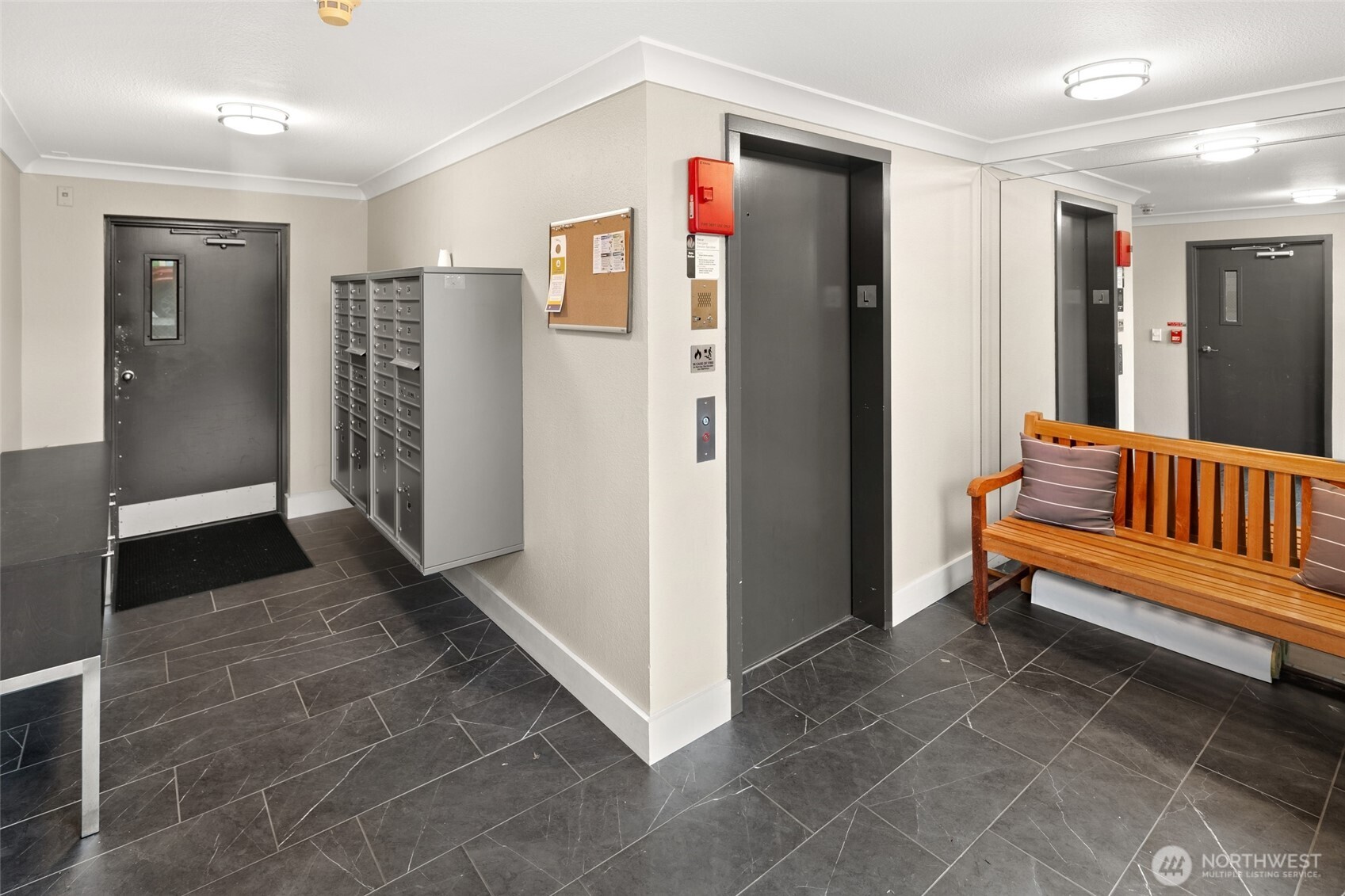 5901 Phinney Avenue N Unit: 206