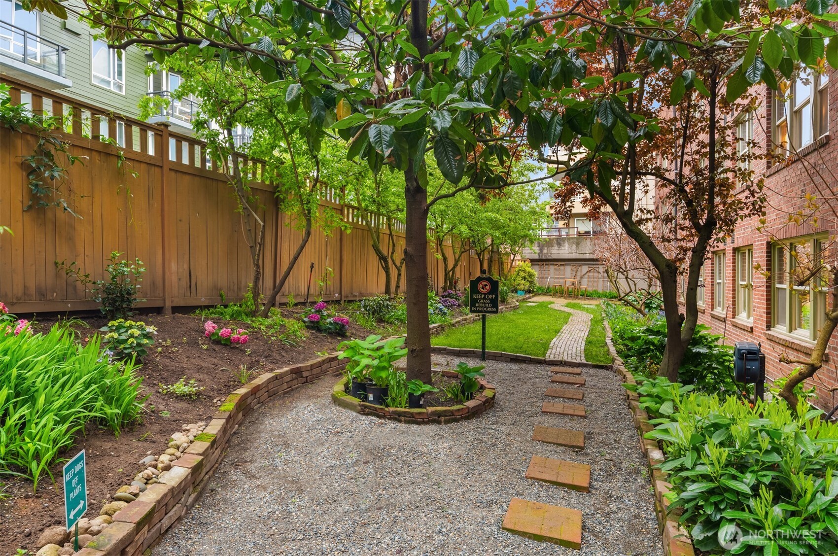 124 Warren Avenue N Unit: 302