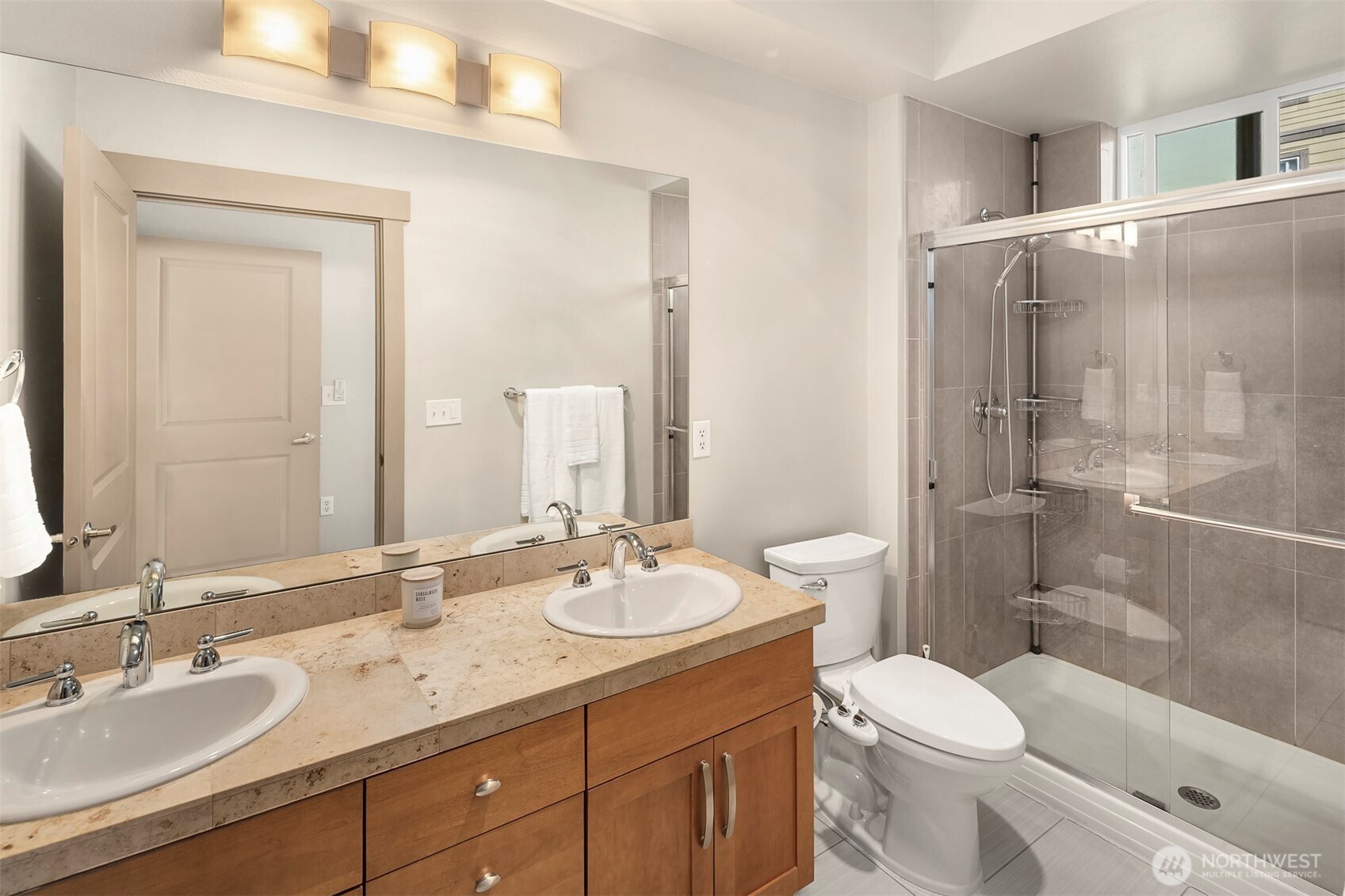 1840 25th Avenue NE Unit: 202