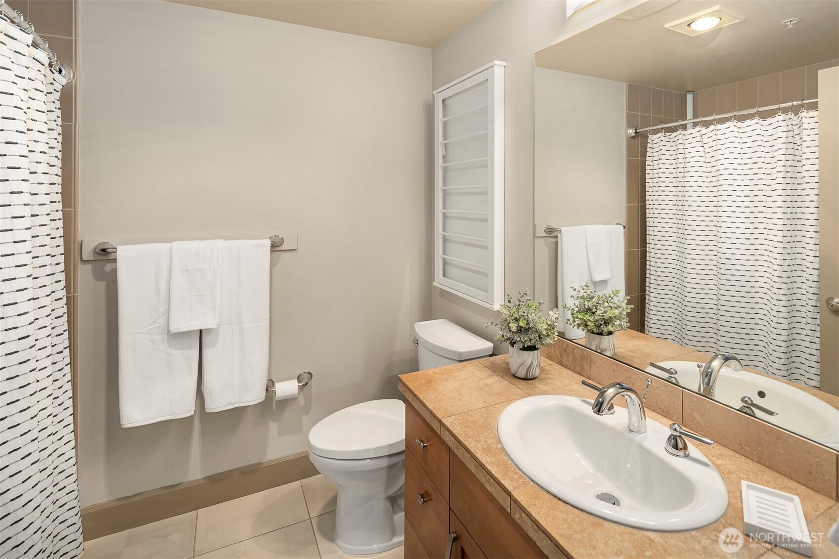 1840 25th Avenue NE Unit: 202