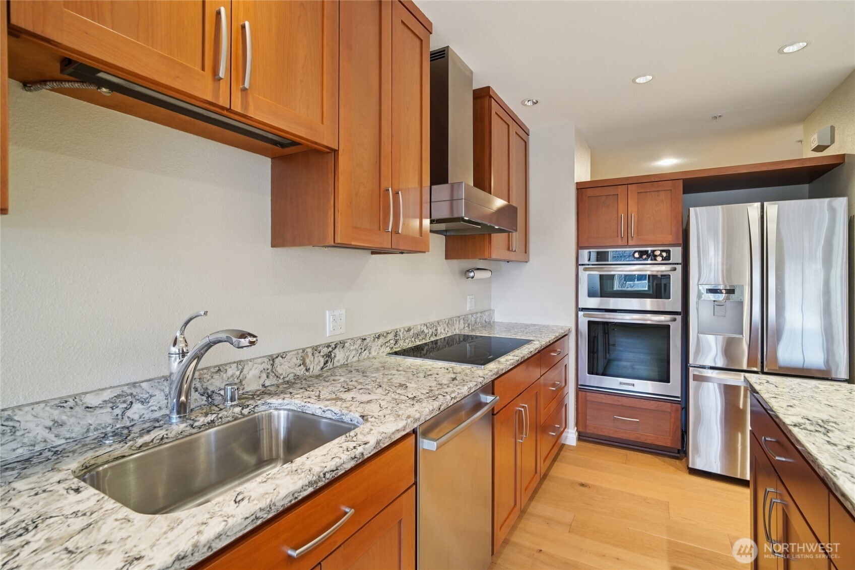 717 E Denny Way Unit: 4B
