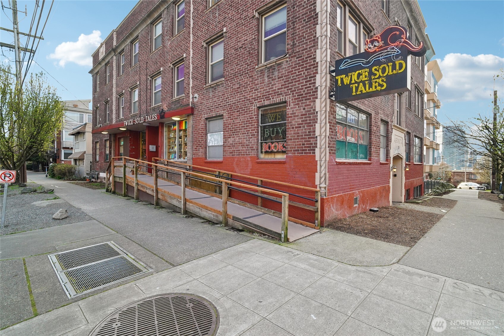 717 E Denny Way Unit: 4B