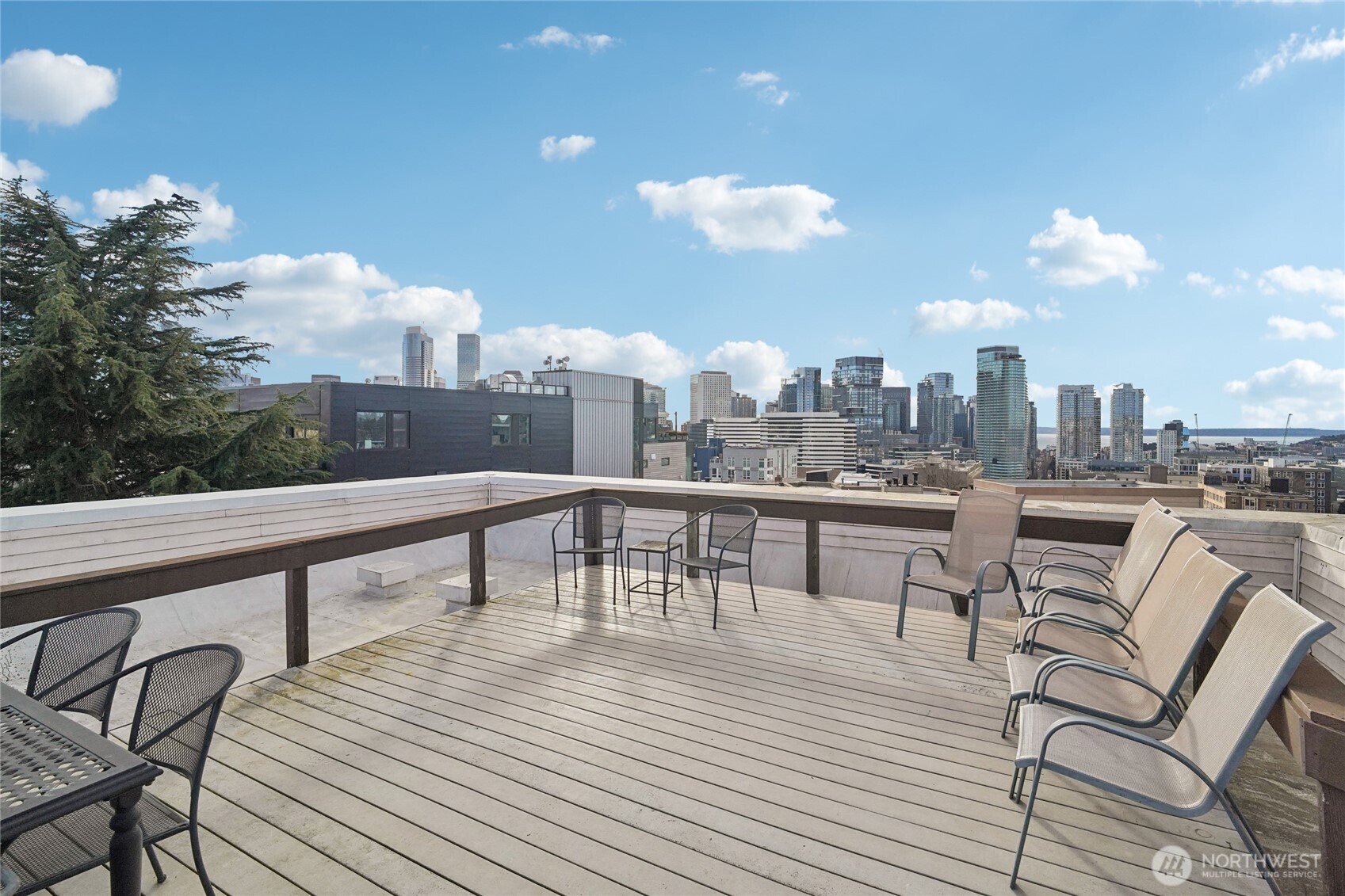 717 E Denny Way Unit: 4B