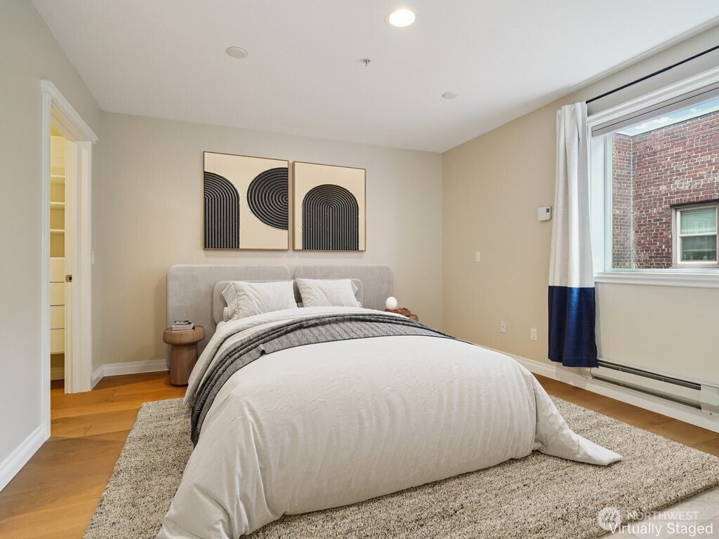717 E Denny Way Unit: 4B