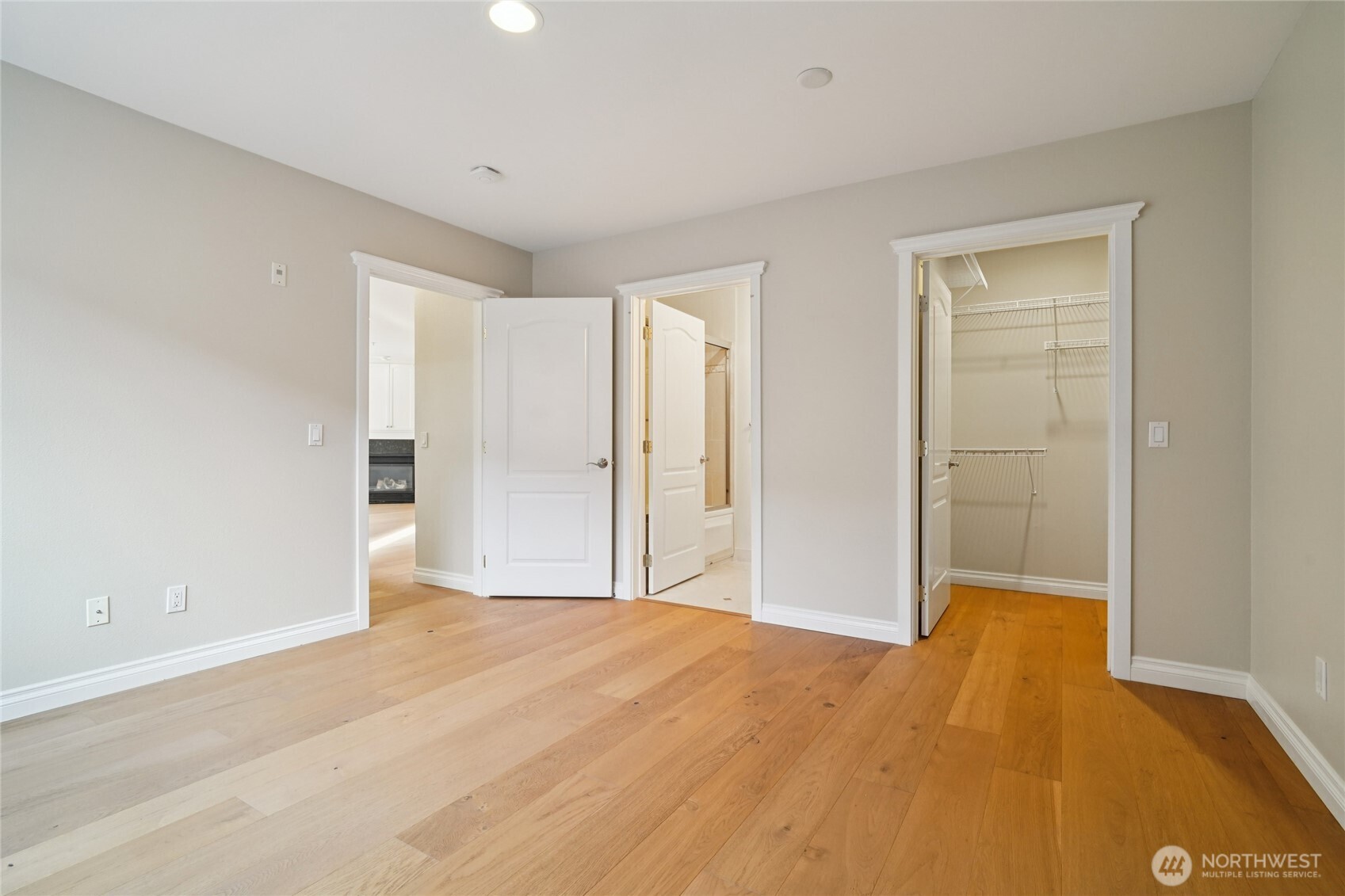 717 E Denny Way Unit: 4B
