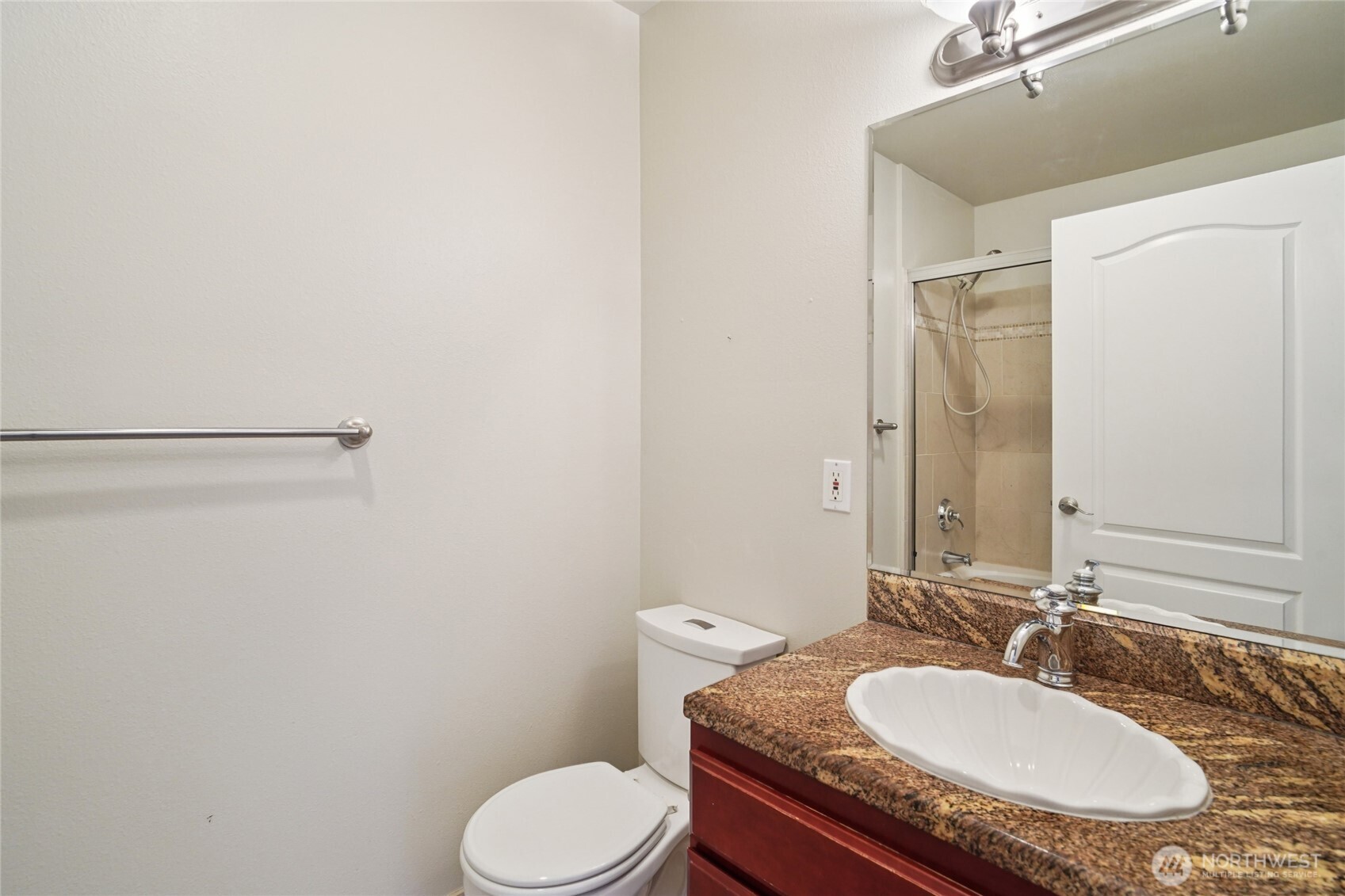 717 E Denny Way Unit: 4B