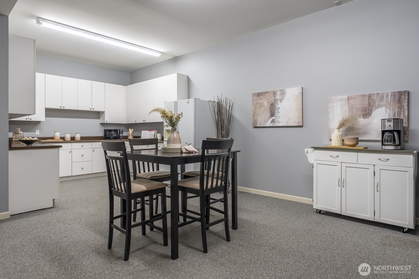 15517 Lake Shore Boulevard NE