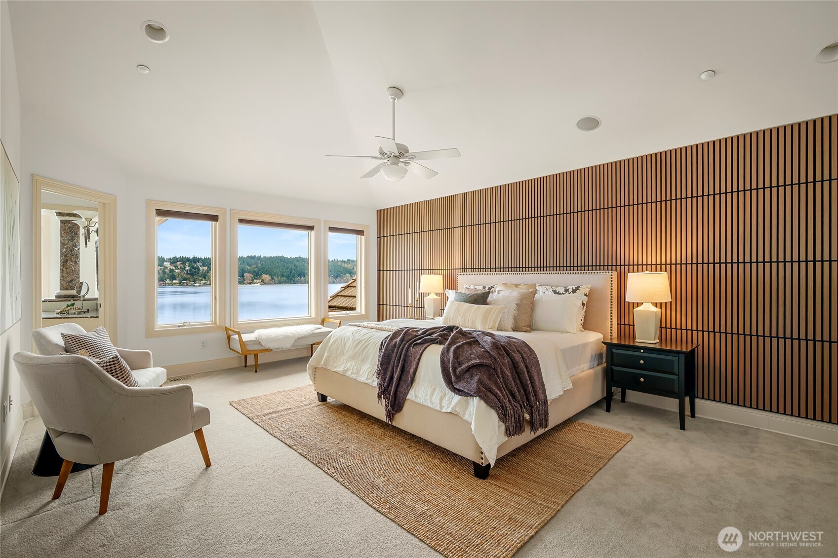 15517 Lake Shore Boulevard NE