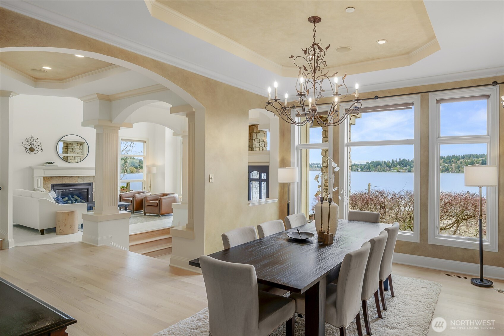 15517 Lake Shore Boulevard NE