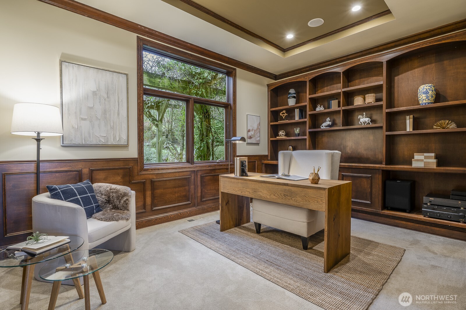 15517 Lake Shore Boulevard NE