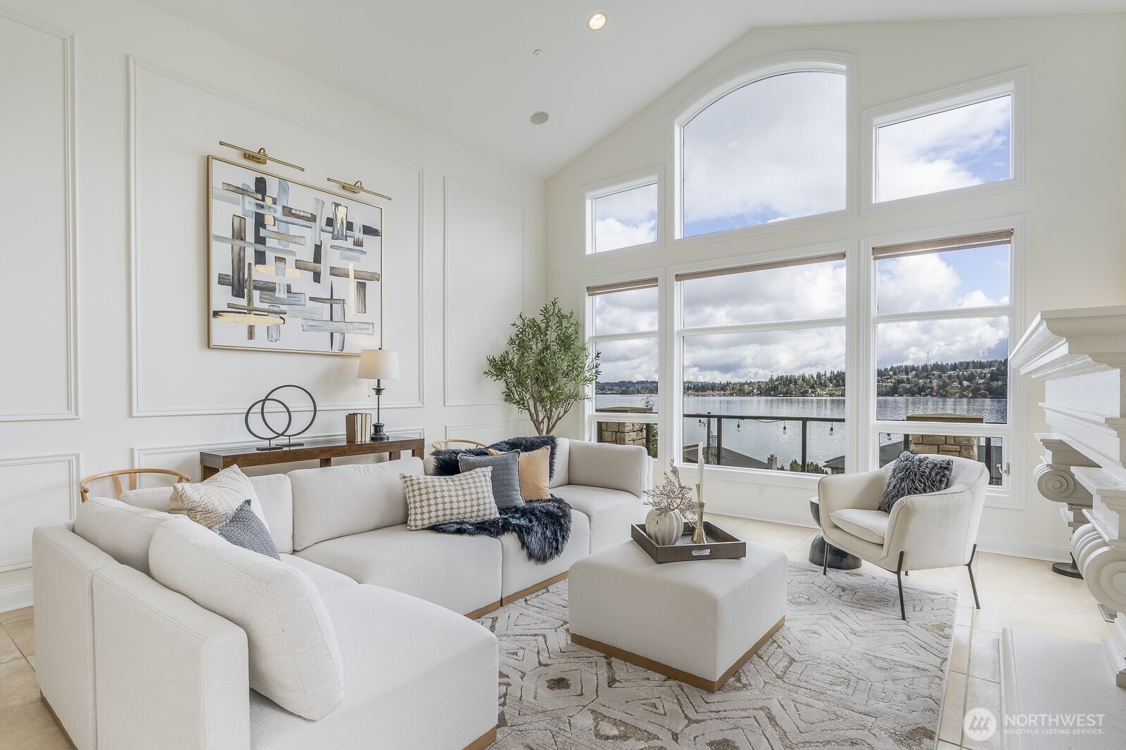 15517 Lake Shore Boulevard NE