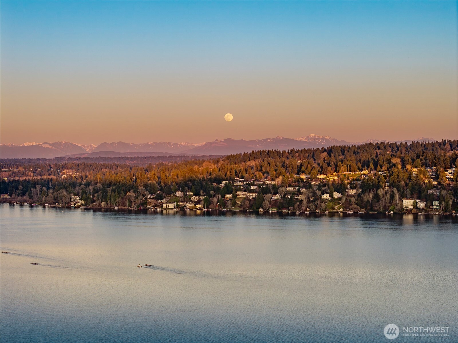 15517 Lake Shore Boulevard NE