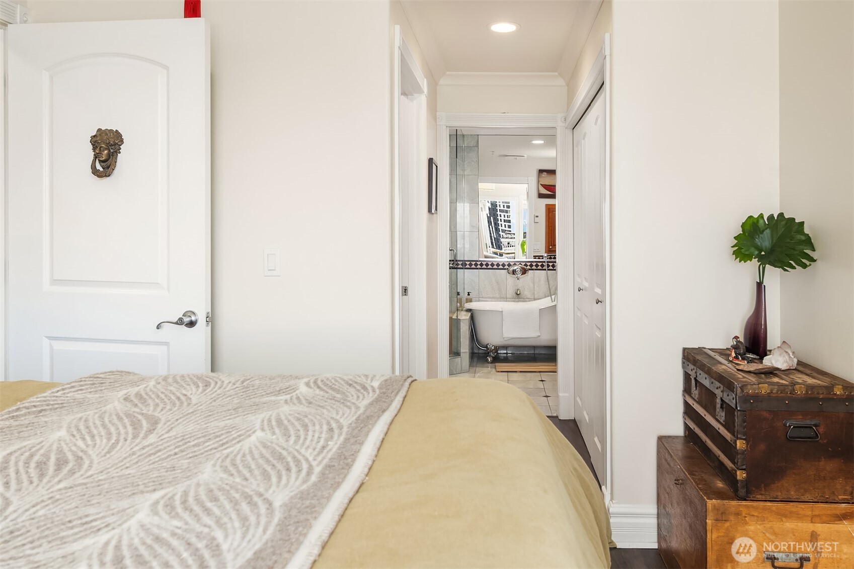 311 E Republican Street Unit: 201