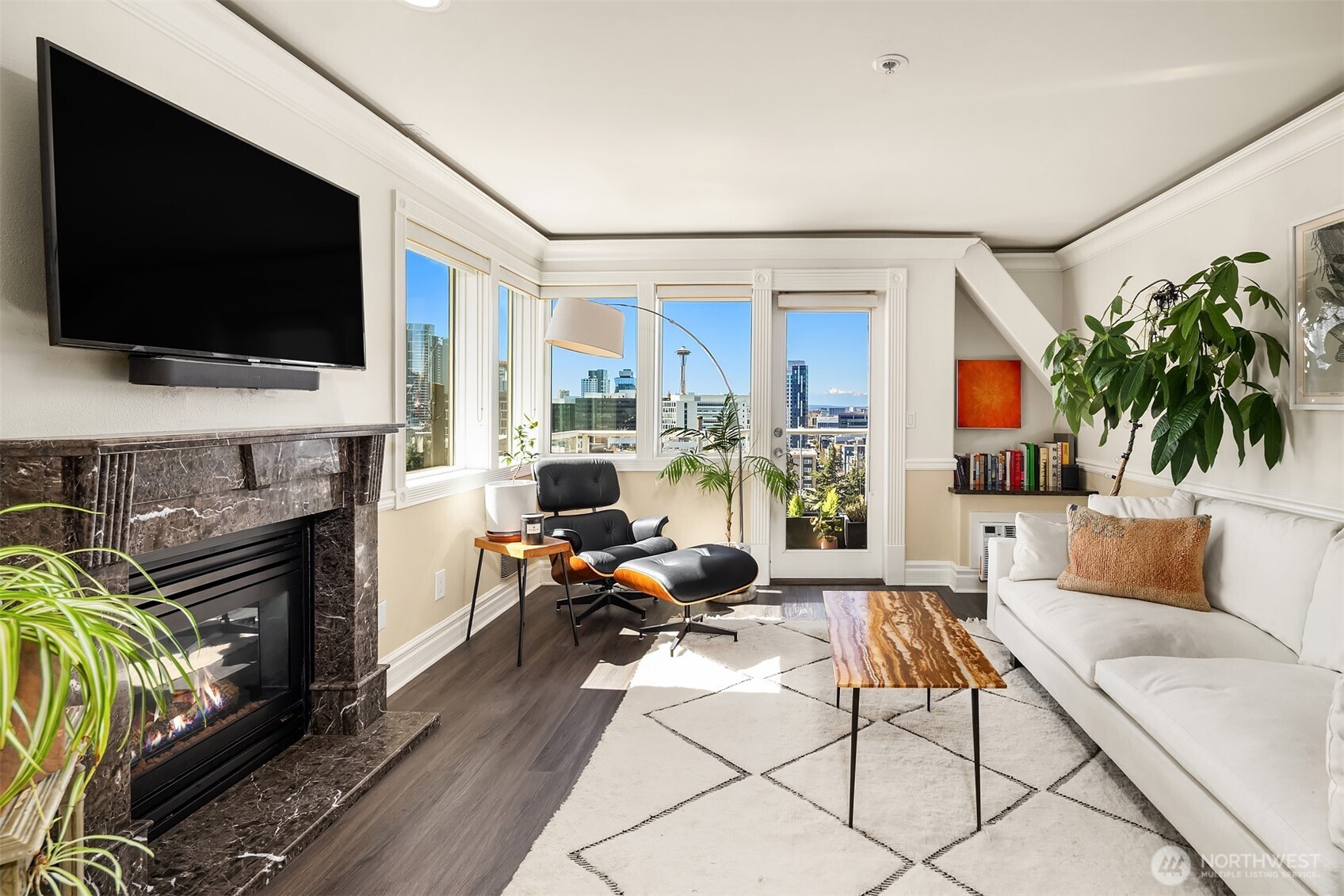 311 E Republican Street Unit: 201