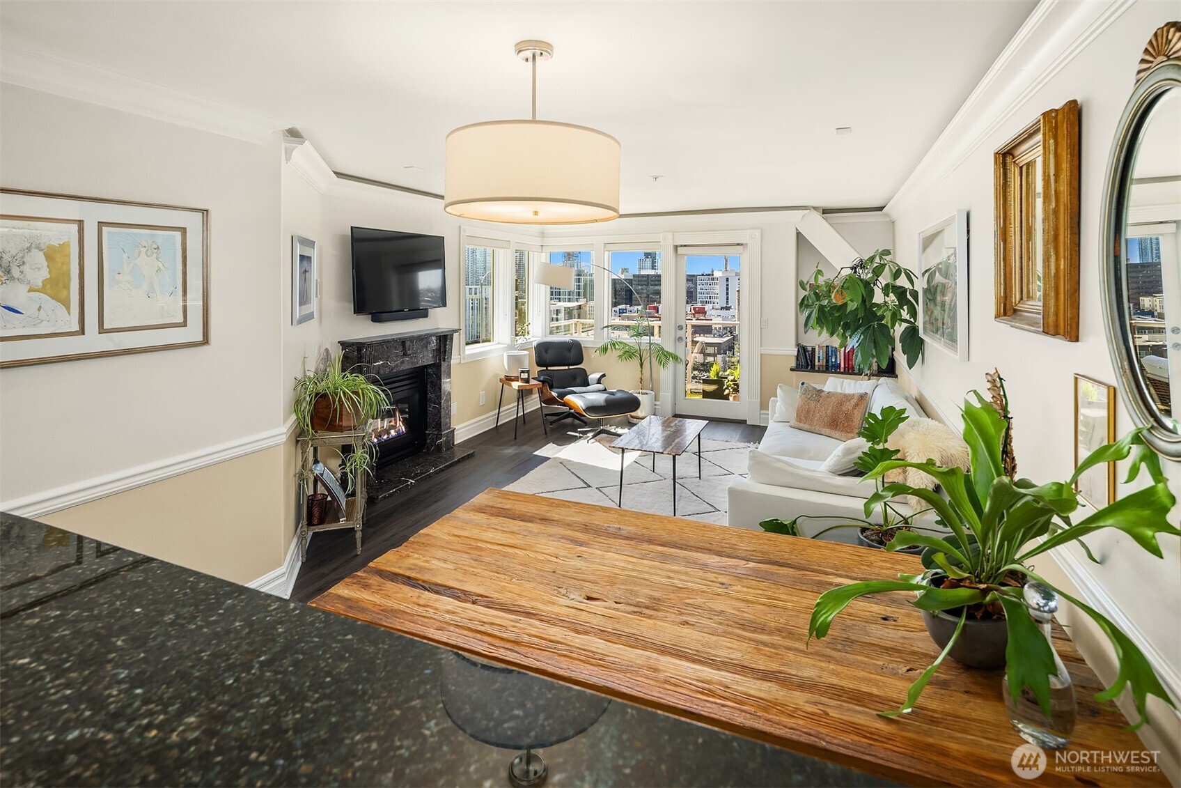 311 E Republican Street Unit: 201