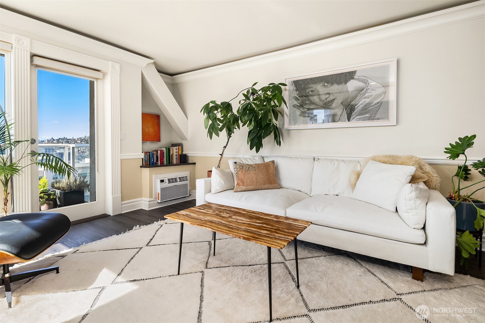 311 E Republican Street Unit: 201