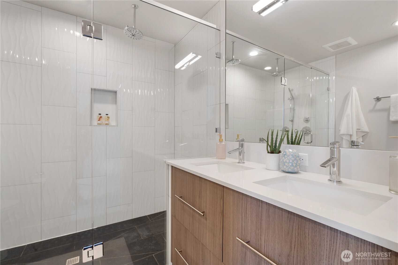 115 27th Avenue E Unit: D