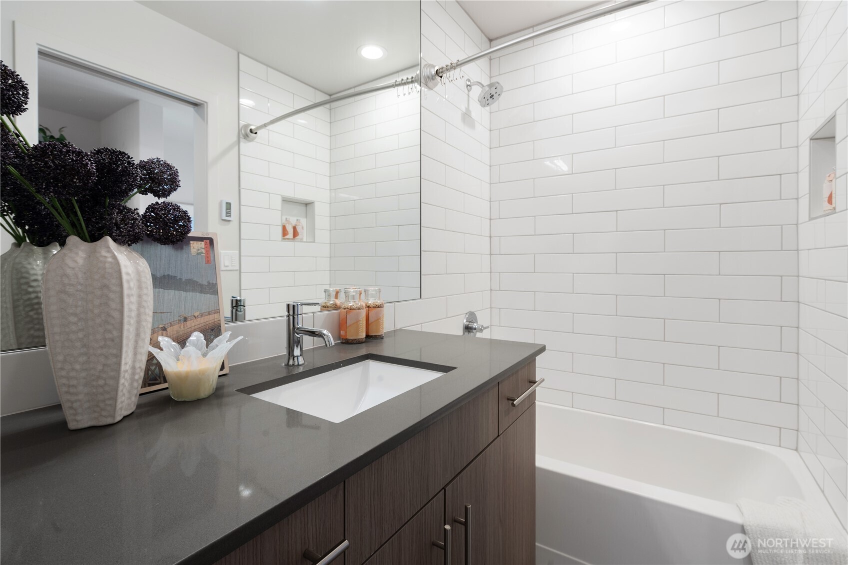 115 27th Avenue E Unit: D