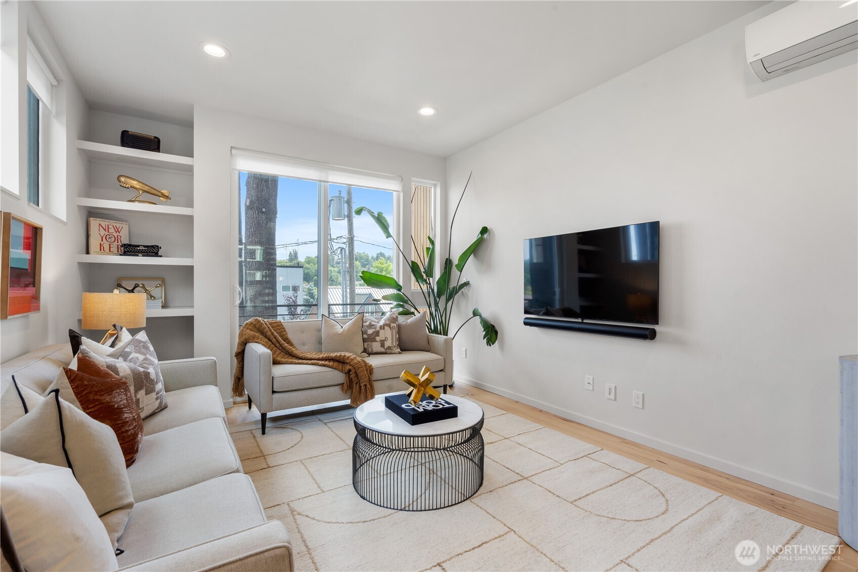 115 27th Avenue E Unit: D